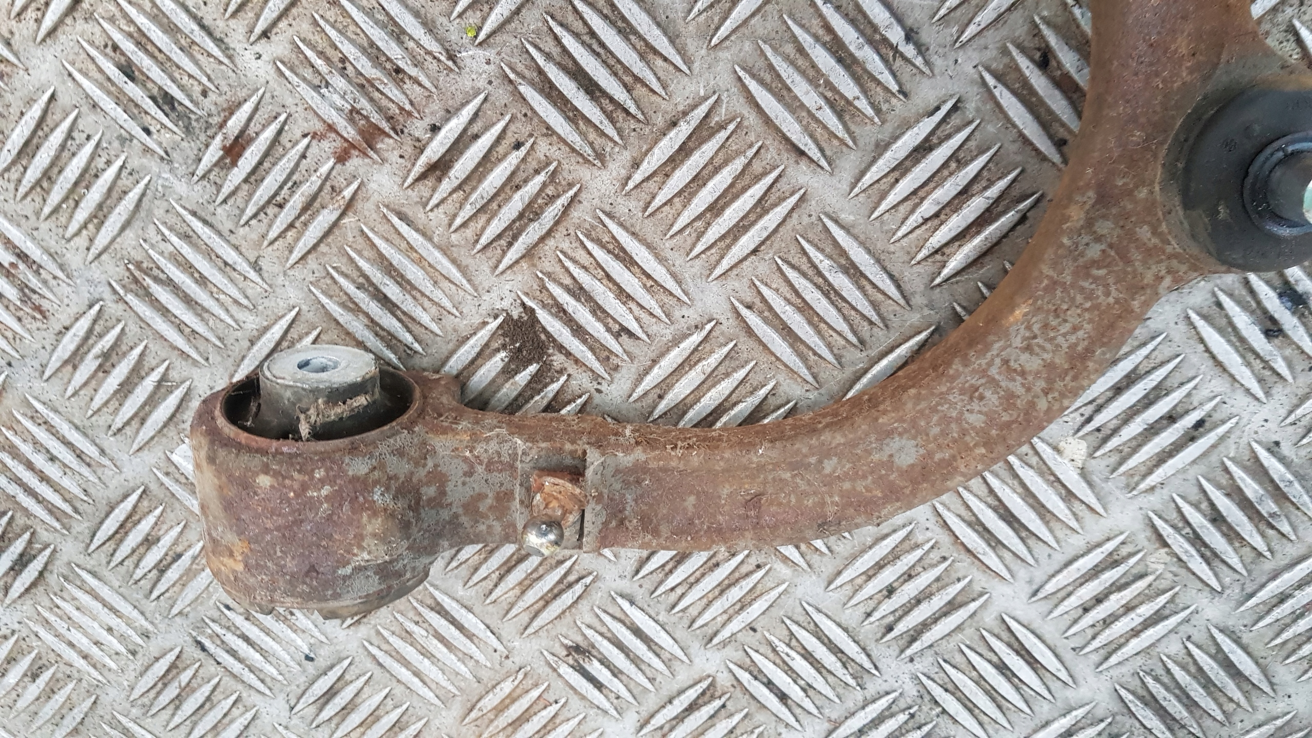 MERCEDES W211 4MATIC arm upper left / right