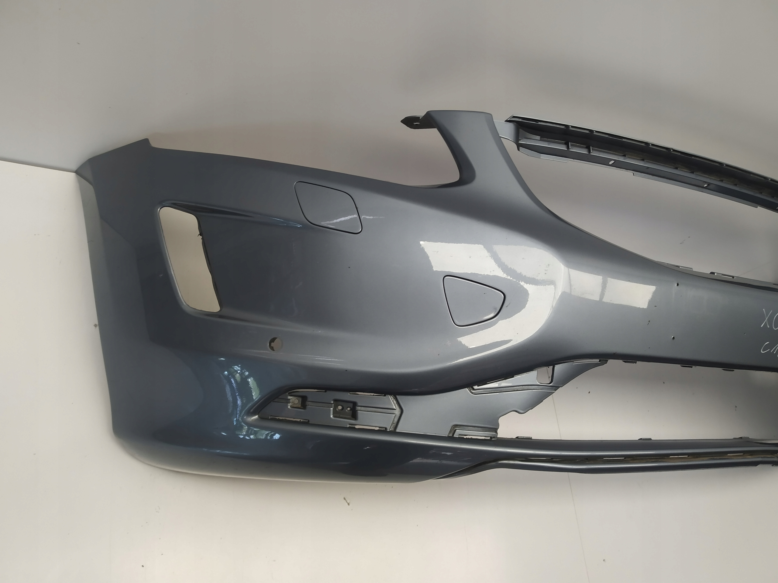 2013r + Volvo Xc60 lift bumper front original 31323765 below PDC and washers