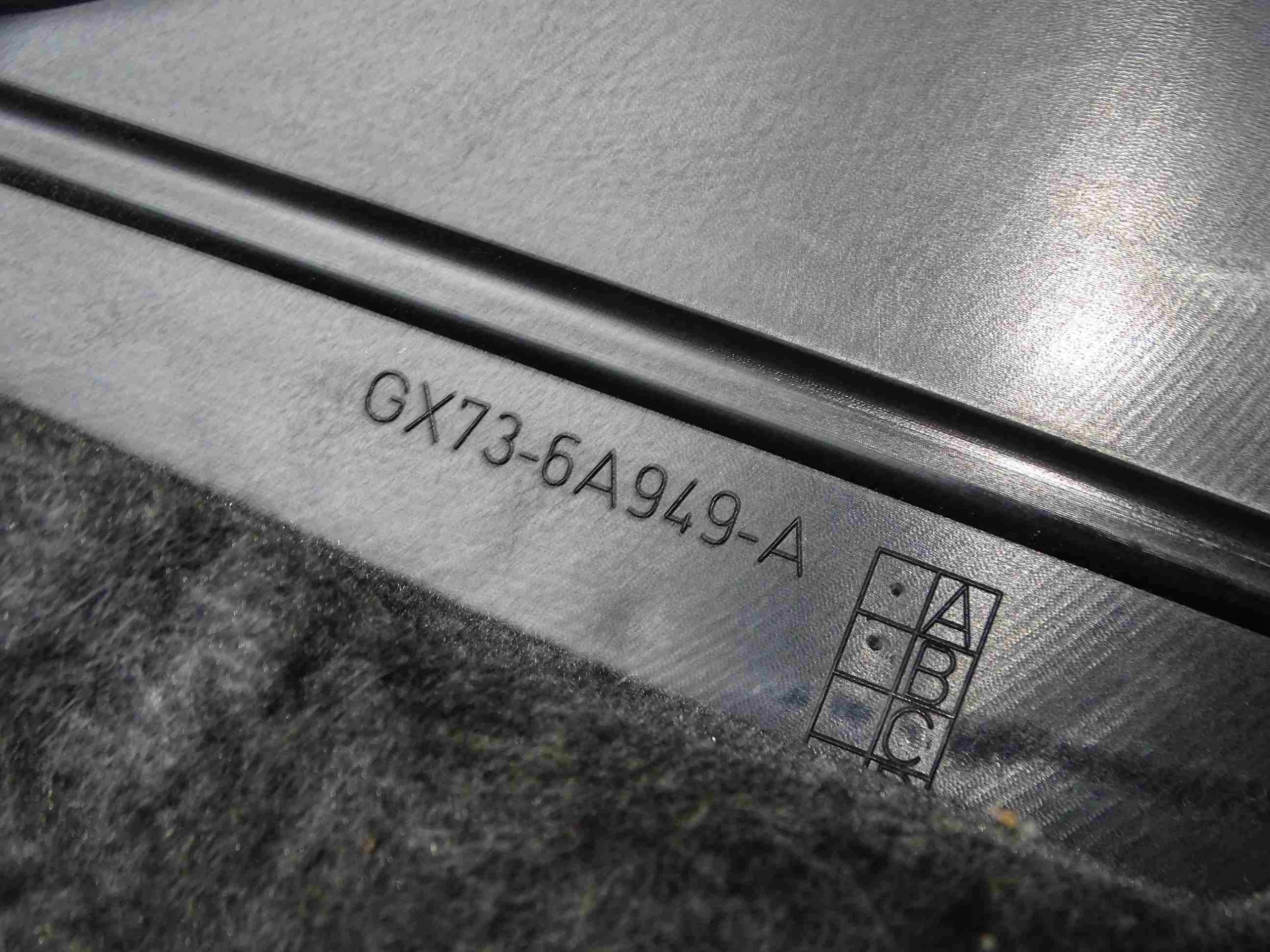 Oslona maskownica silnika JAGUAR XE XF F PACE 2 0 Engine Type Diesel