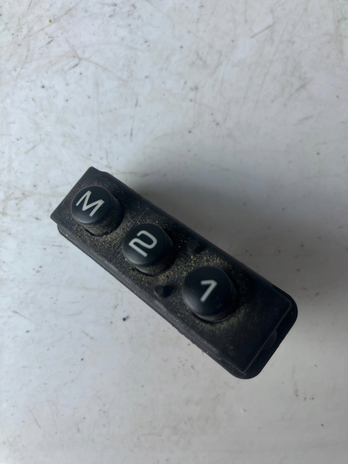 PANEL switch PAMIECI seat left front PEUGEOT 308 T9 9804052977