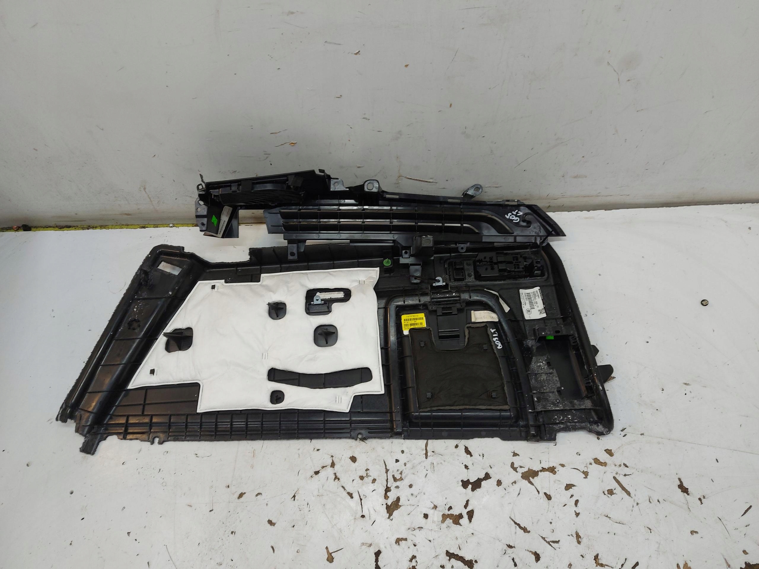 BMW G05 X5 3.0d 2019r. upholstery boot left rear part