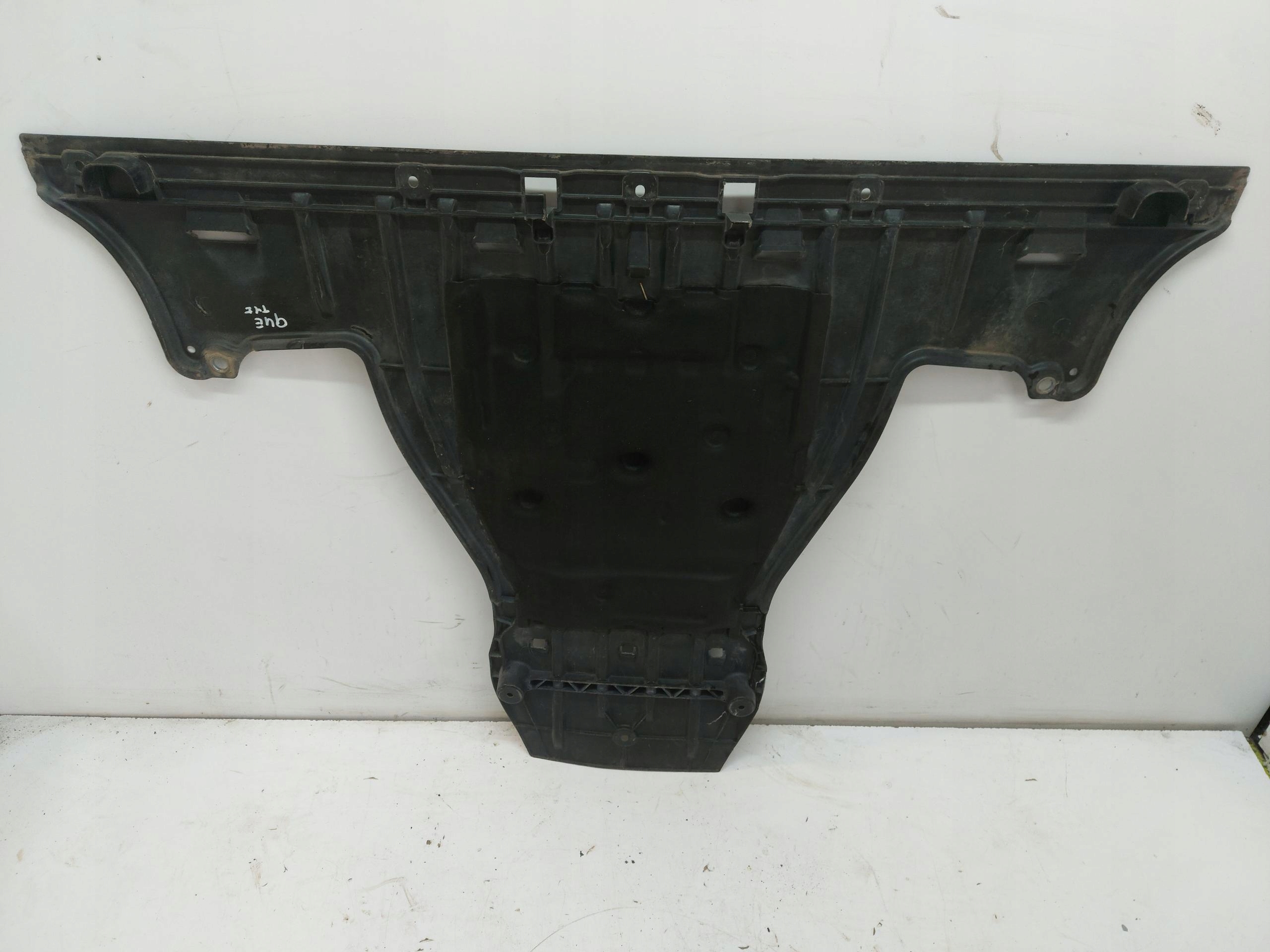 Audi Q4 40 E-TRON fedél fedél alváz dolna far hátso 1ea825102d