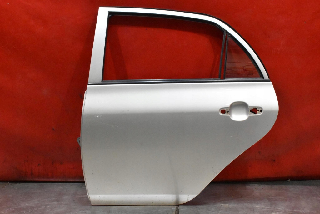door left rear part rear. silver TOYOTA COROLLA E140 sedan 06-10