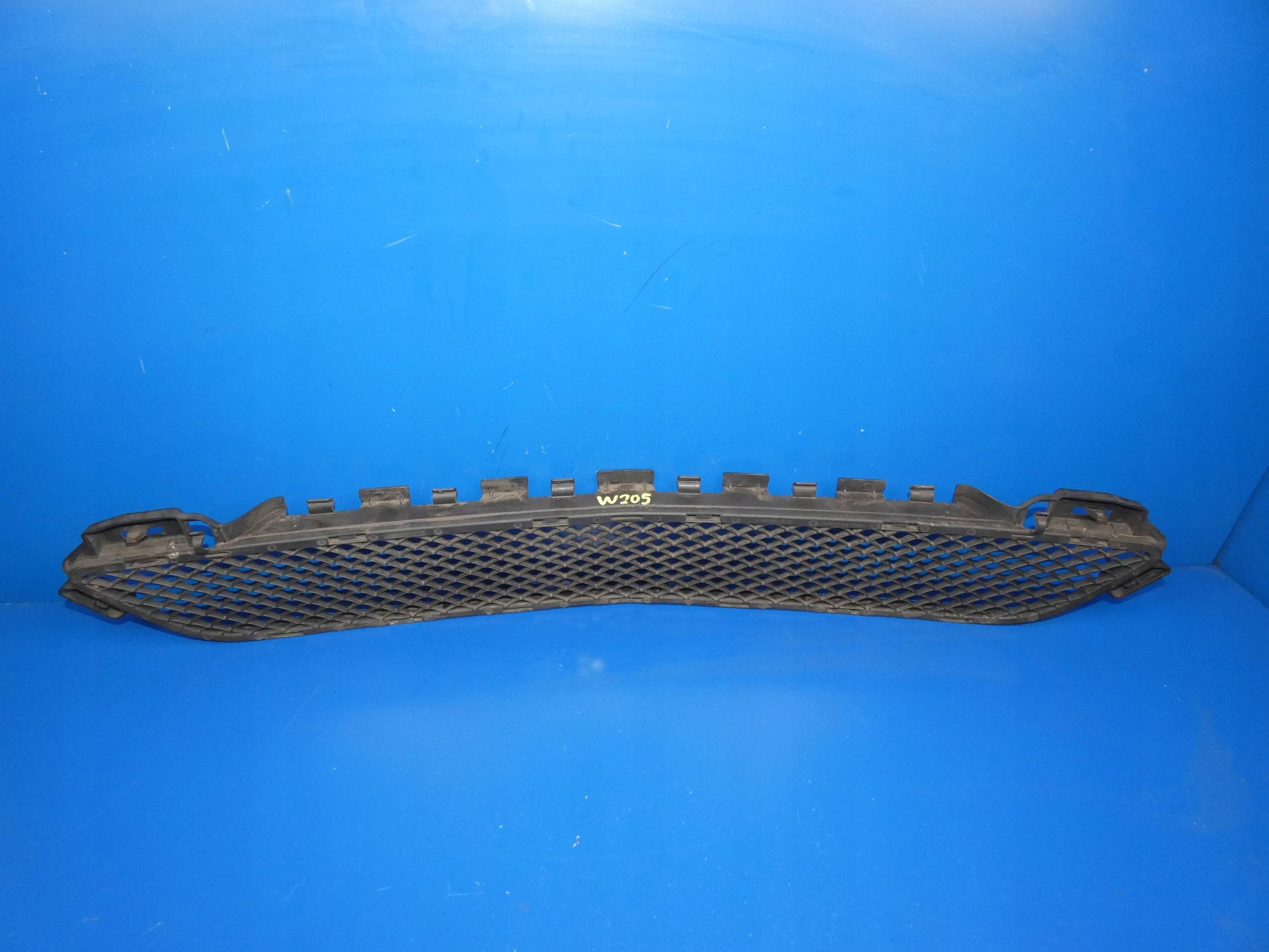 MERCEDES C KLASA W205 grid central of a bumper front front