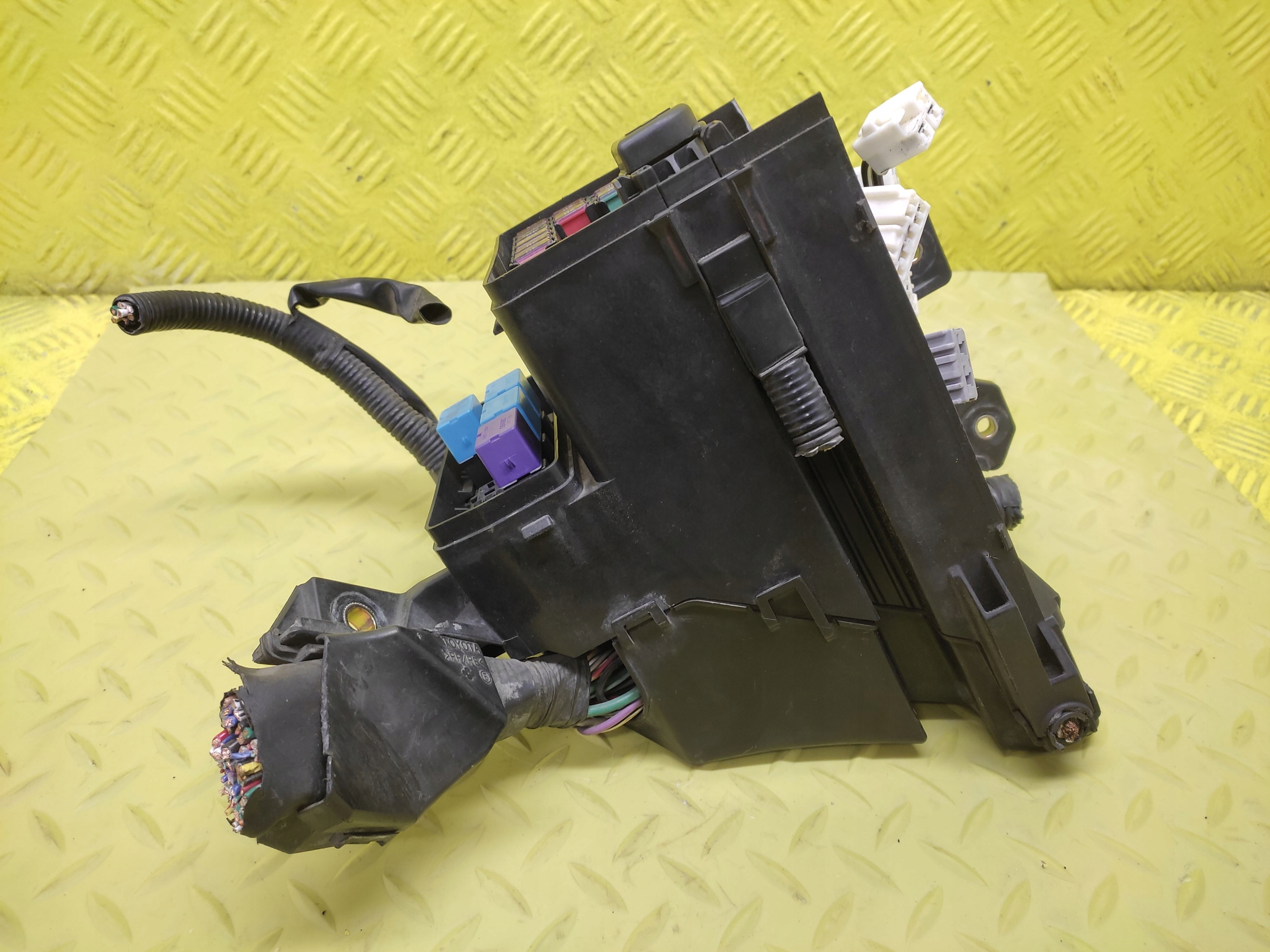 LEXUS RX300 3.0 V6 Module fusibles