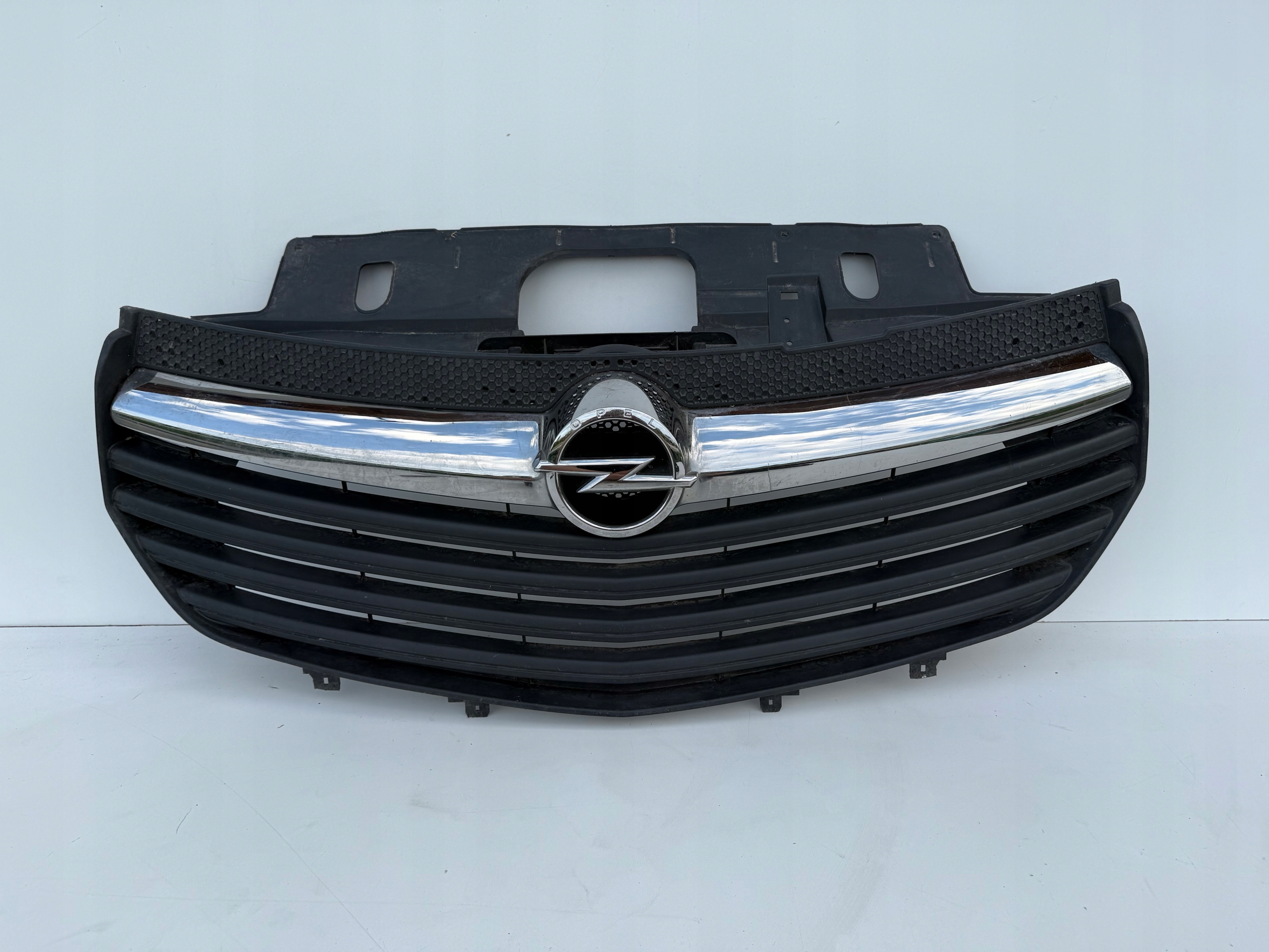 opel VIVARO b II 2 14- решетка радиатора 93452299
