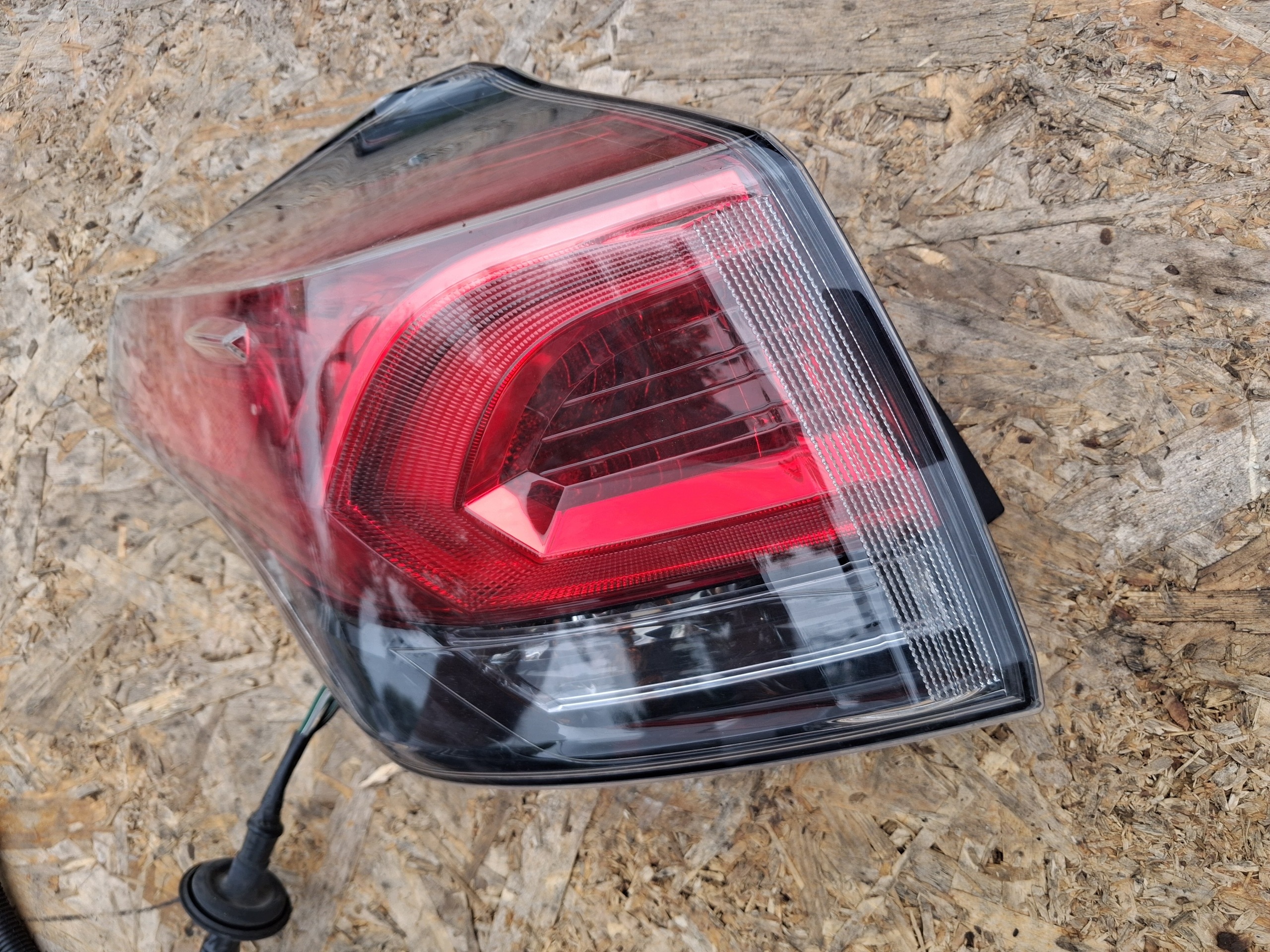 light rear part left rear left TOYOTA RAV 4 IV LIFT FL 81560-42200