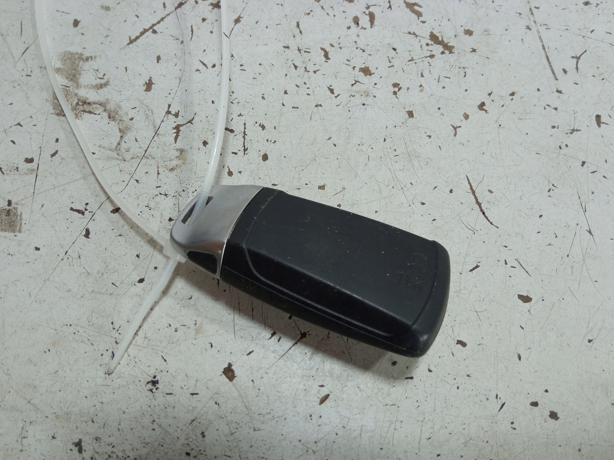 AUDI A4 B9 LIFT KLUCZYK PILOT KEYLESS Typ samochodu Samochody osobowe