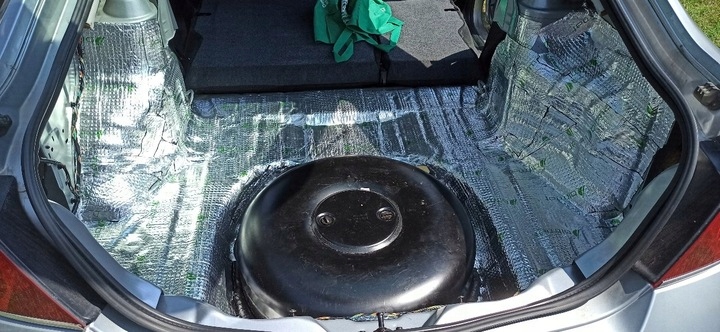 MATA WYGŁUSZAJĄCA 2.5mm BUTYLOWA bitum ALUBUTYL tłumiąca wibracje niski ton Grubość 2.5 mm