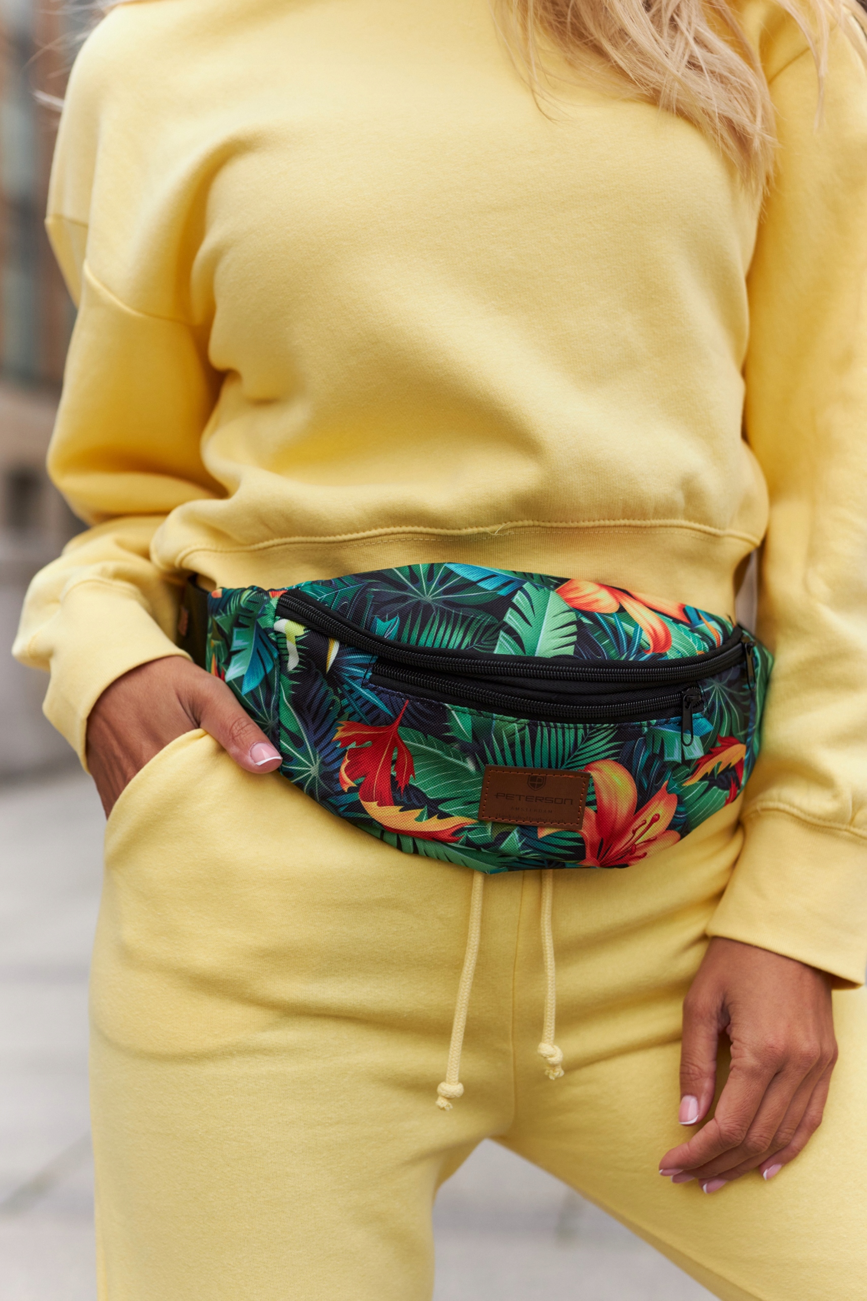 PETERSON pojemna nerka na biodra botaniczny wzór Marka Peterson