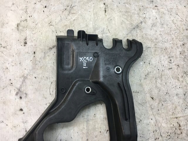 VOLVO XC90 II PLASTIK OSŁONA ŚCIANY GRODZIOWEJ 32244448 Producent części Volvo OE