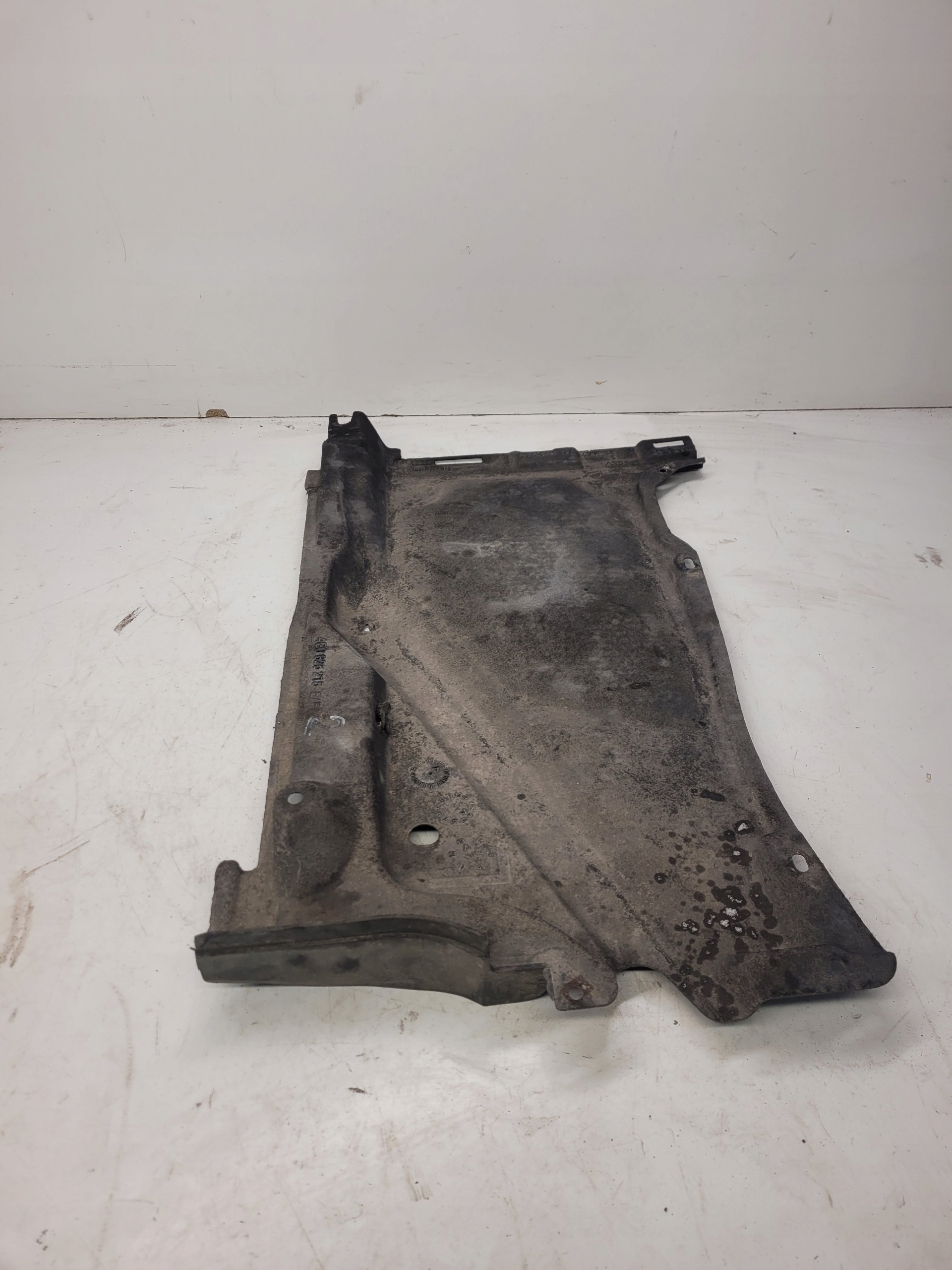 cover chassis left rear part AUDI A6 C7 4G0825215E *3*