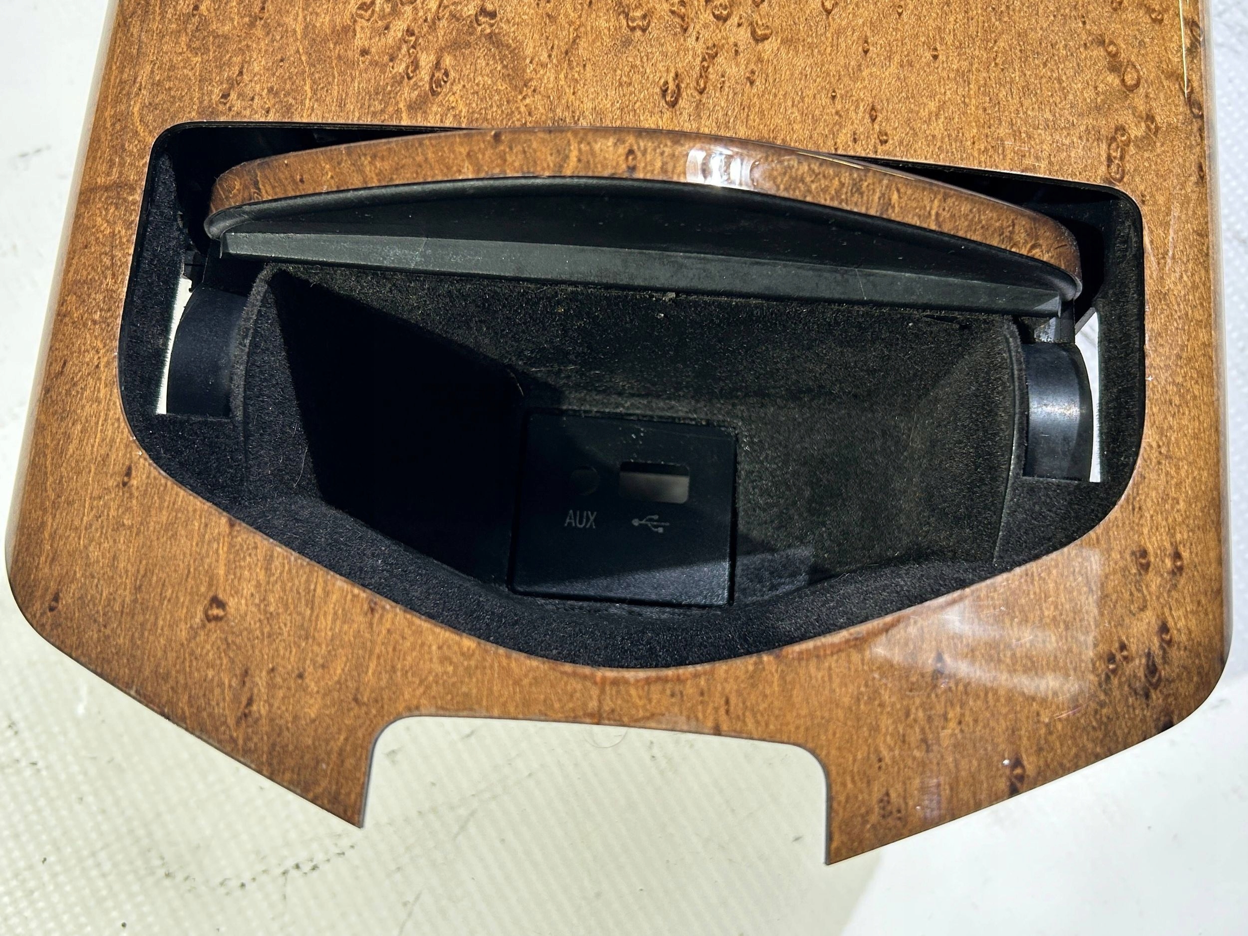 Tunel mitte cup holder dekor tunelu Maserati Quattroporte 2013