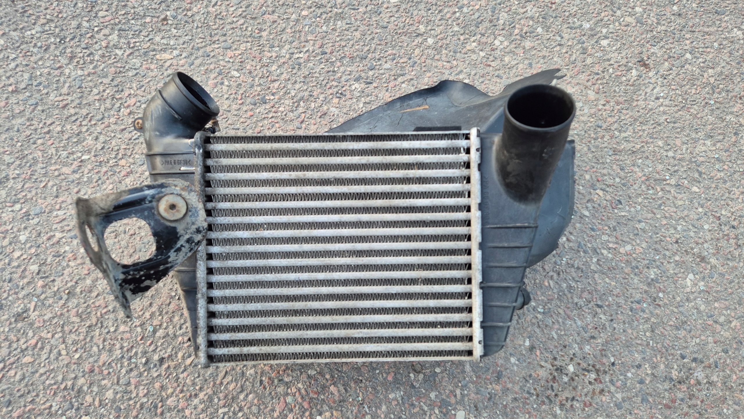 INTERCOOLER Kühler luft 4A0145805K AUDI A6 C4 100 C4 2.5 TDI