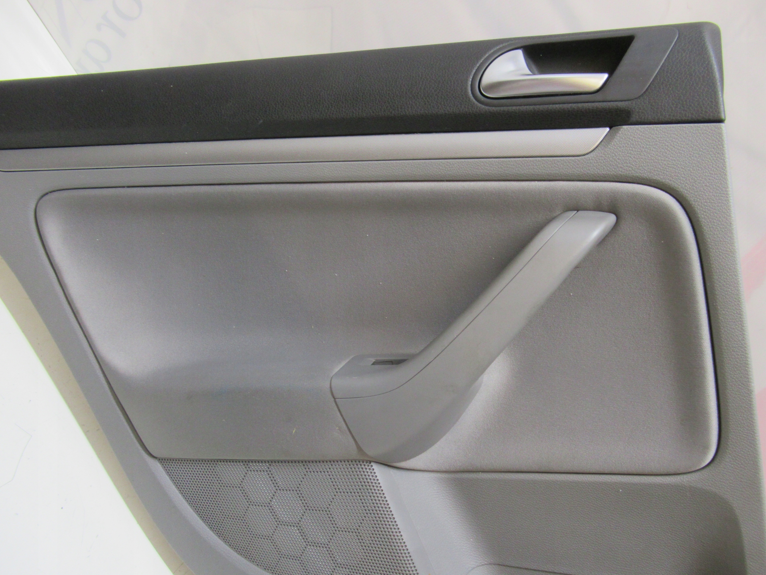 VW GOLF V 08R side door left rear part 1K5867211