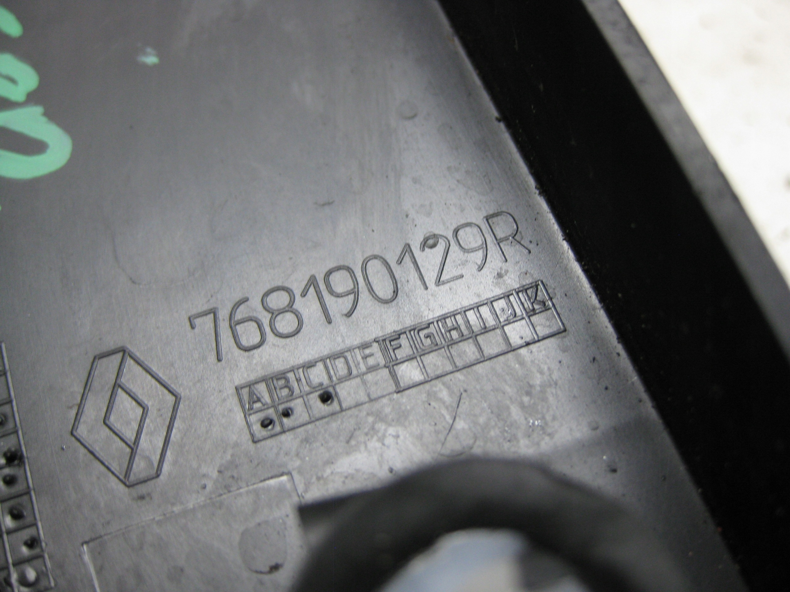 RENAULT MASTER III LIFT moulding side left pillar 768190129R