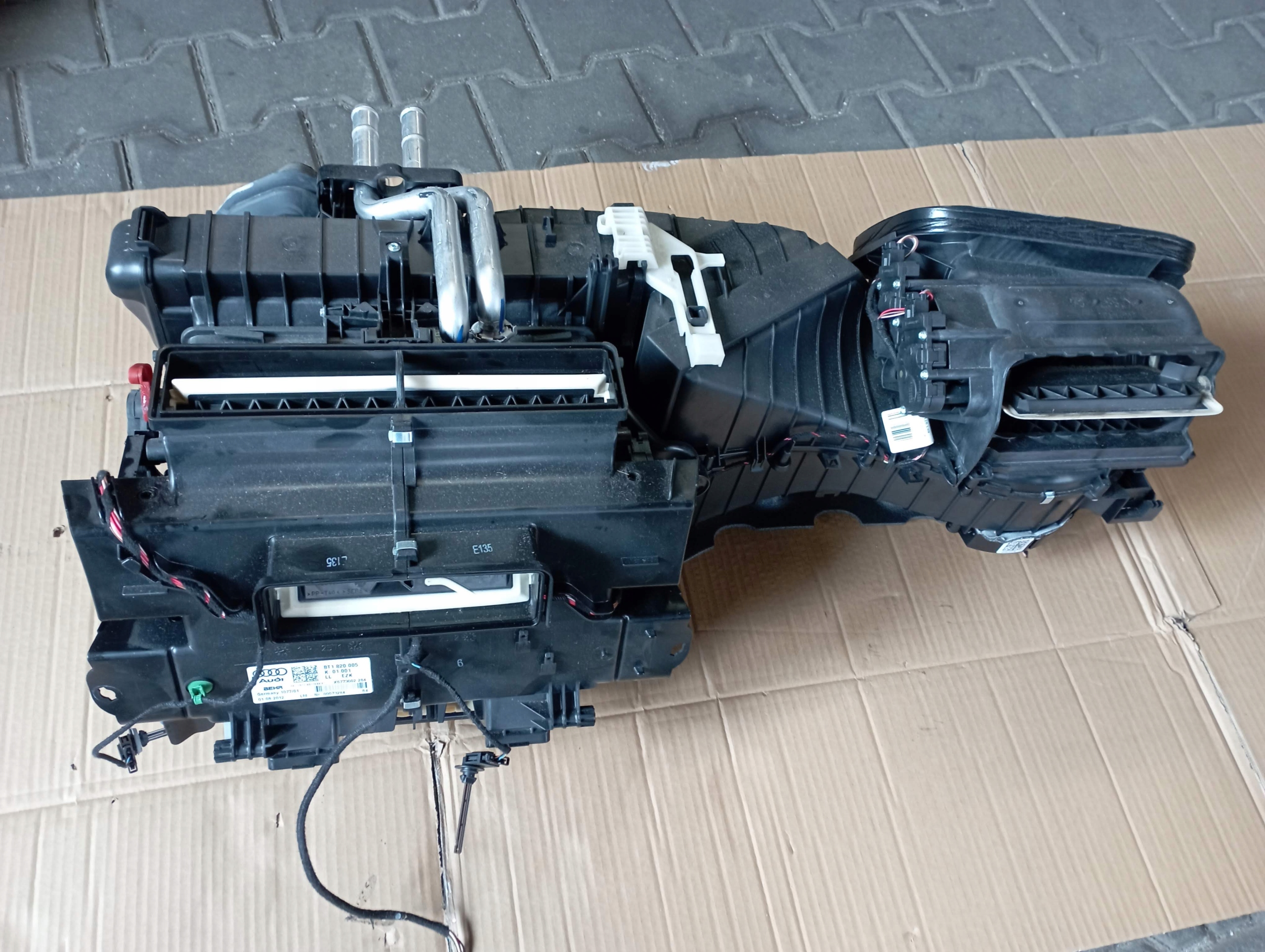 Audi OE 8T1820005