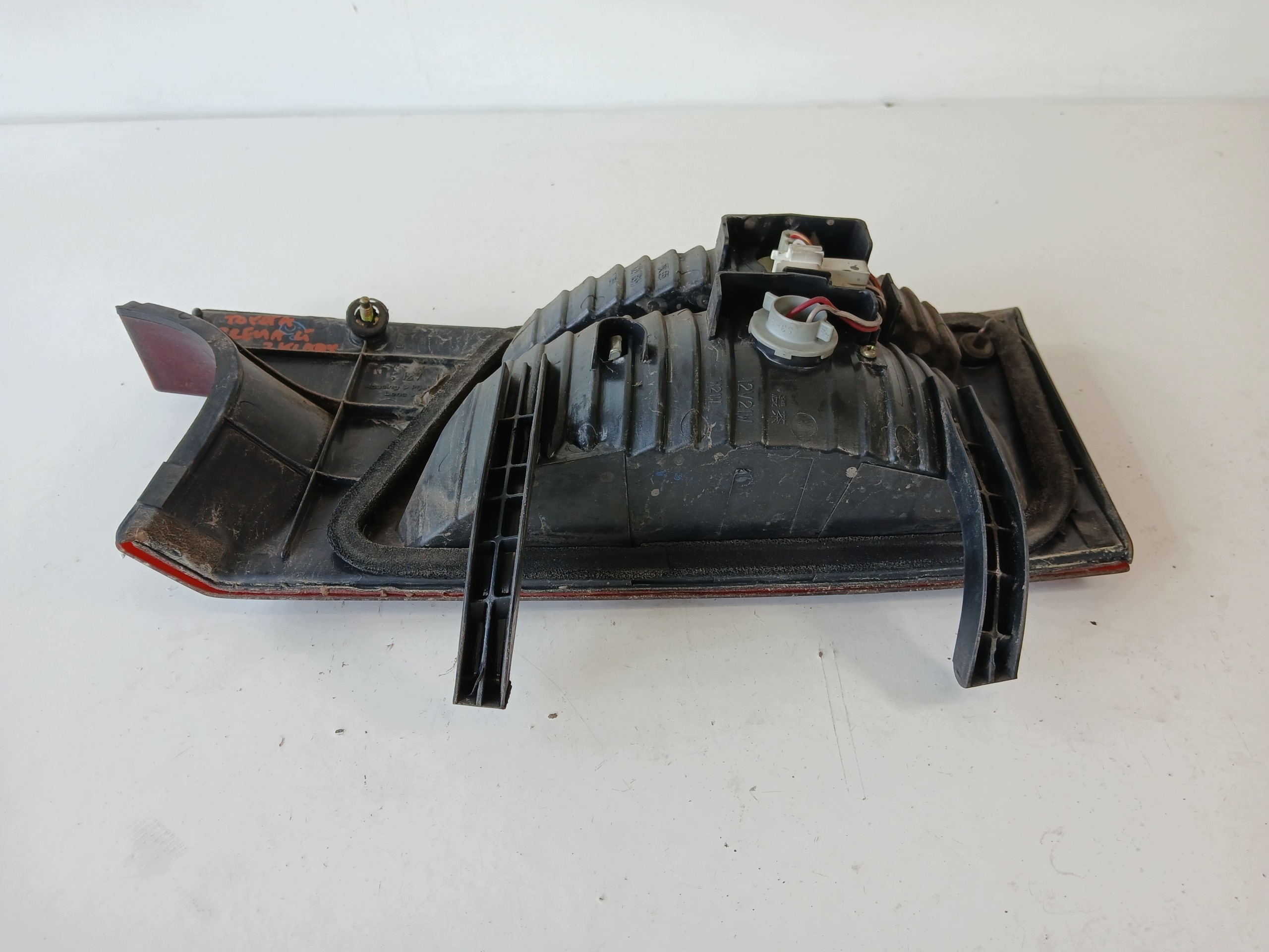 TOYOTA PREVIA II light left rear part trunk door