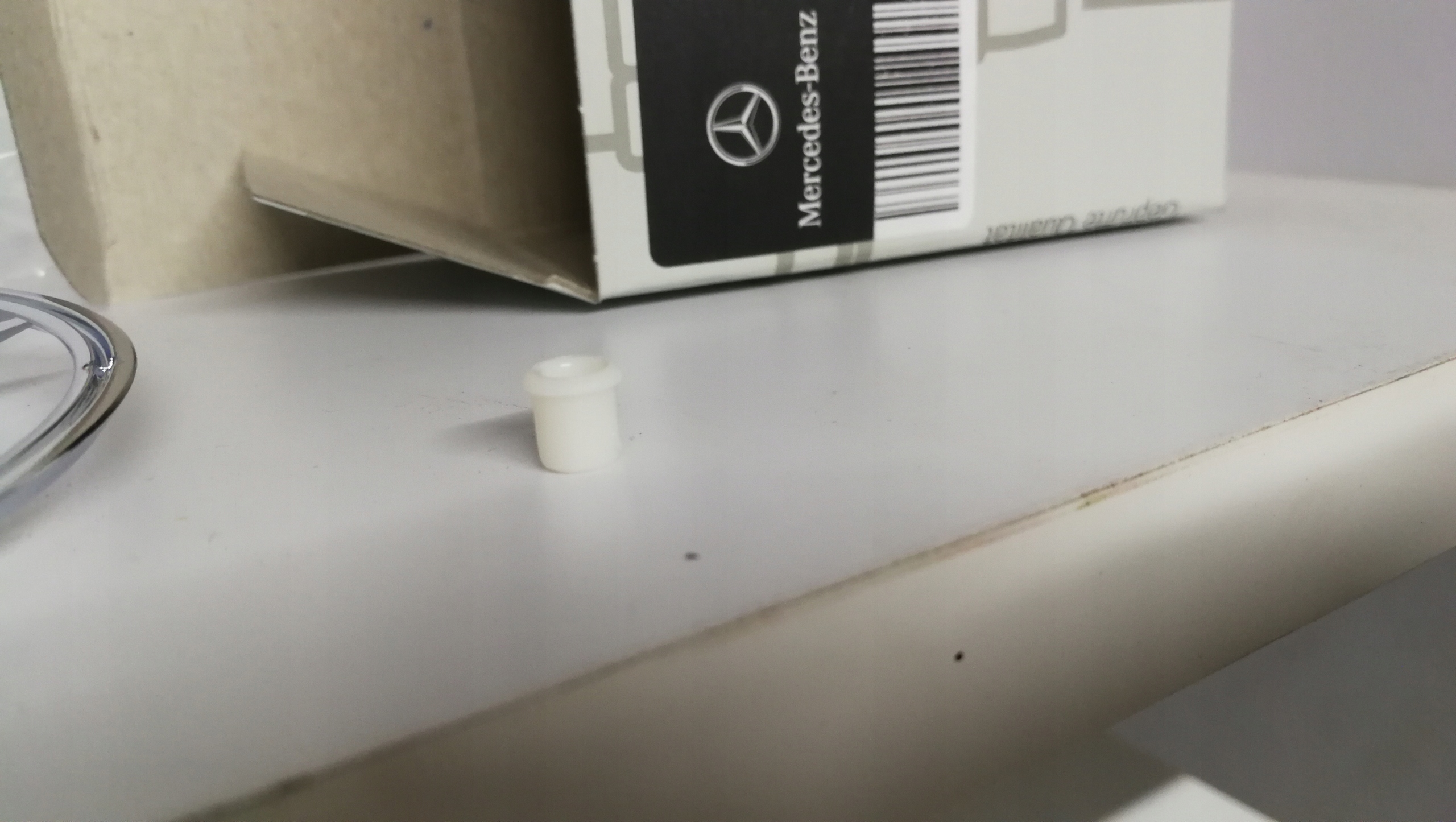 

Mercedes W211 Tulejka Mocowanie Gwiazdy Emblematu