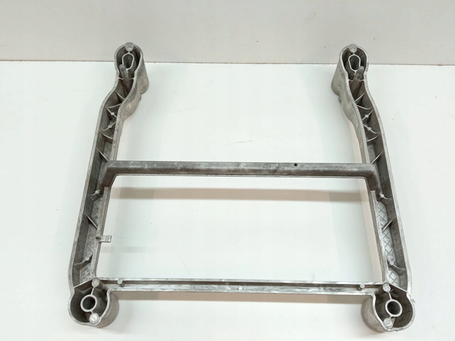 brackets holder seat support left front 31377218 Volvo XC 90 II