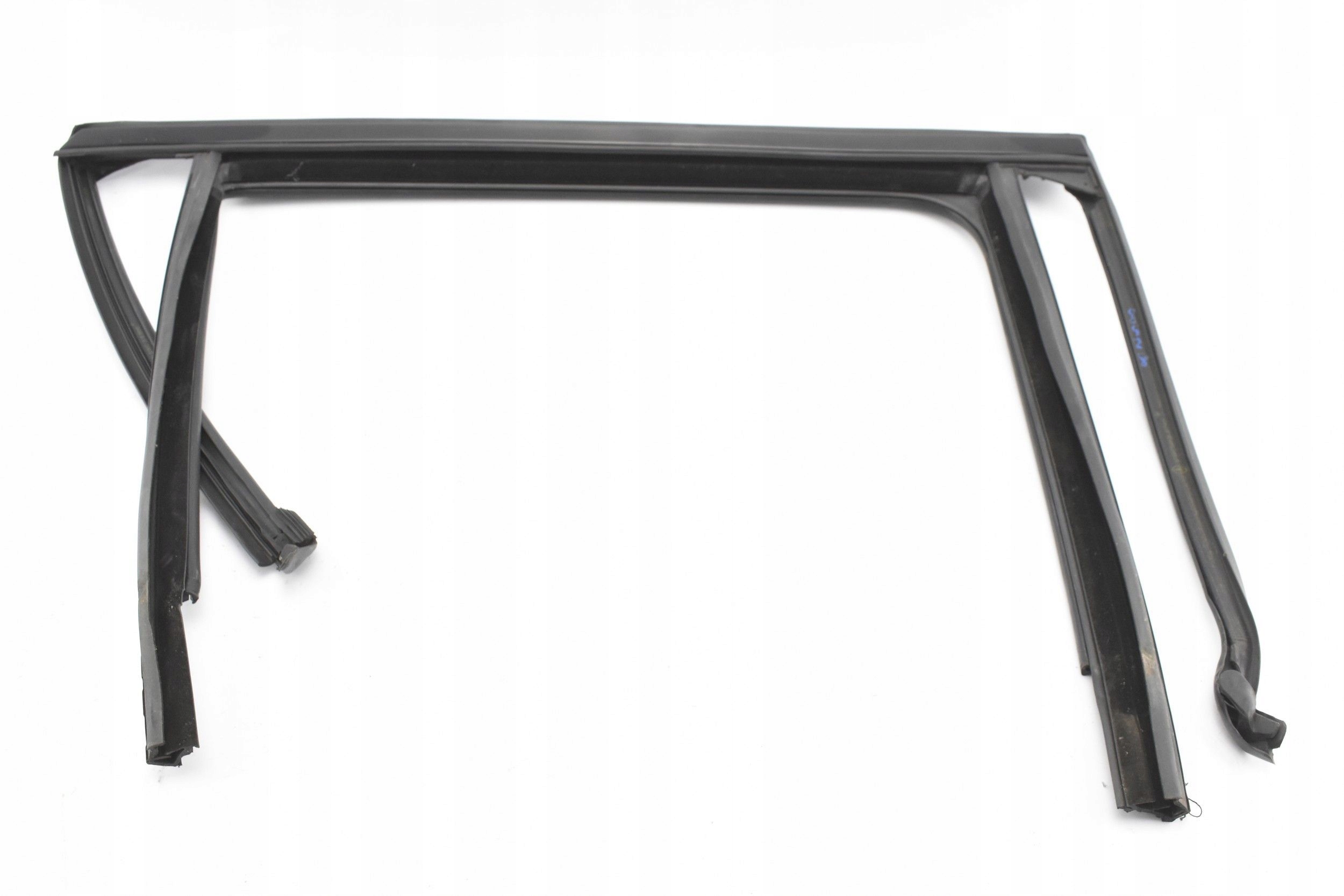 A2537350325 - Прокладка стеклоподъемника левый задний молдинг MERCEDES GLC W253