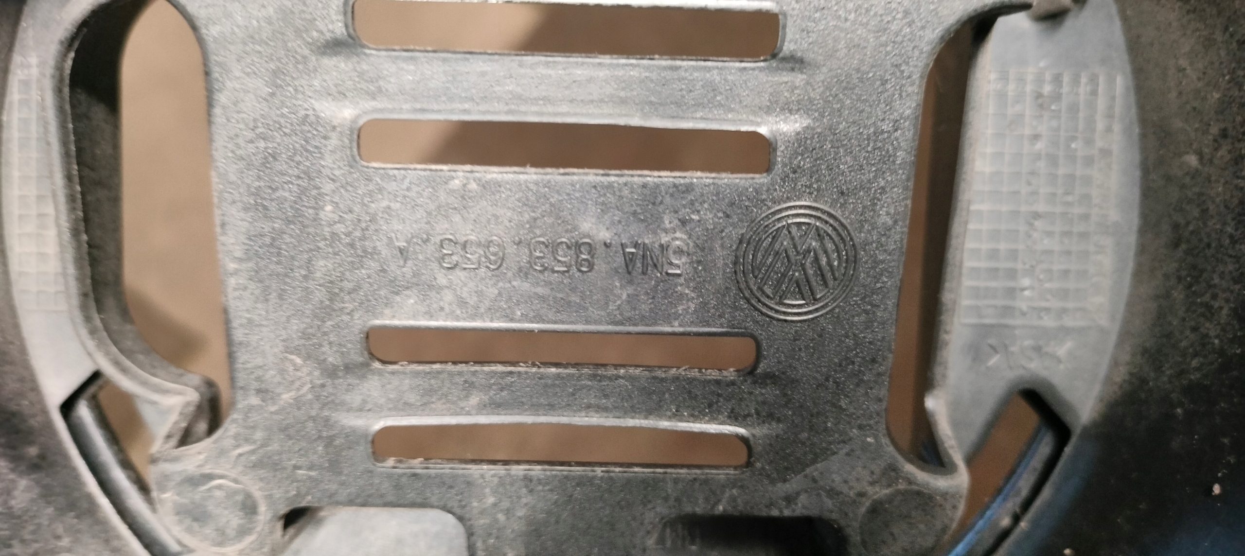 VW Tiguan Kühlergrill FRONTGRILL Kühlergitter 5NA853653A - Thumbnail 6