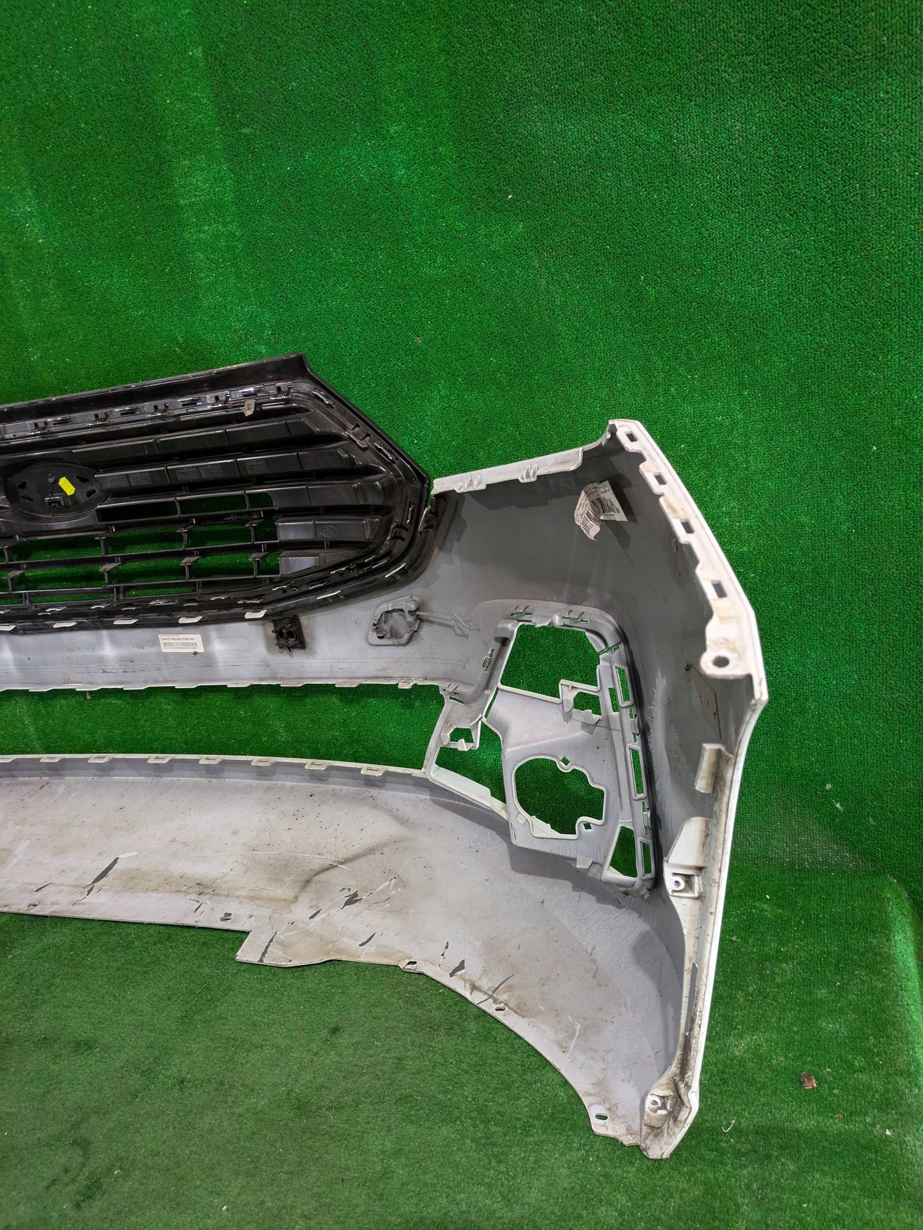 Frontstoßstange vorne FORD TRANSIT CONNECT MK3 III 22- NR.7202