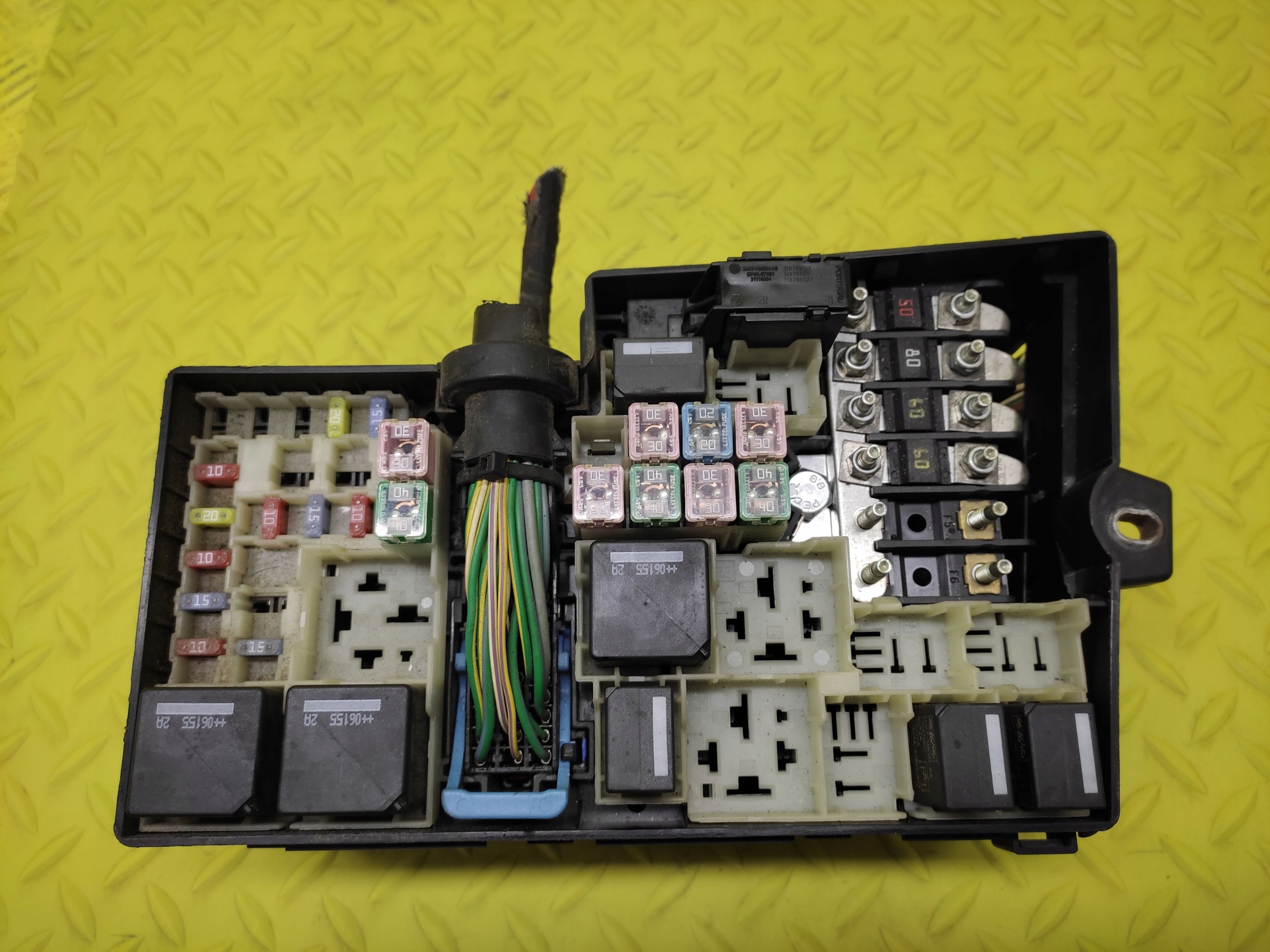 VOLVO V50 2.5 Module fusibles 518818000