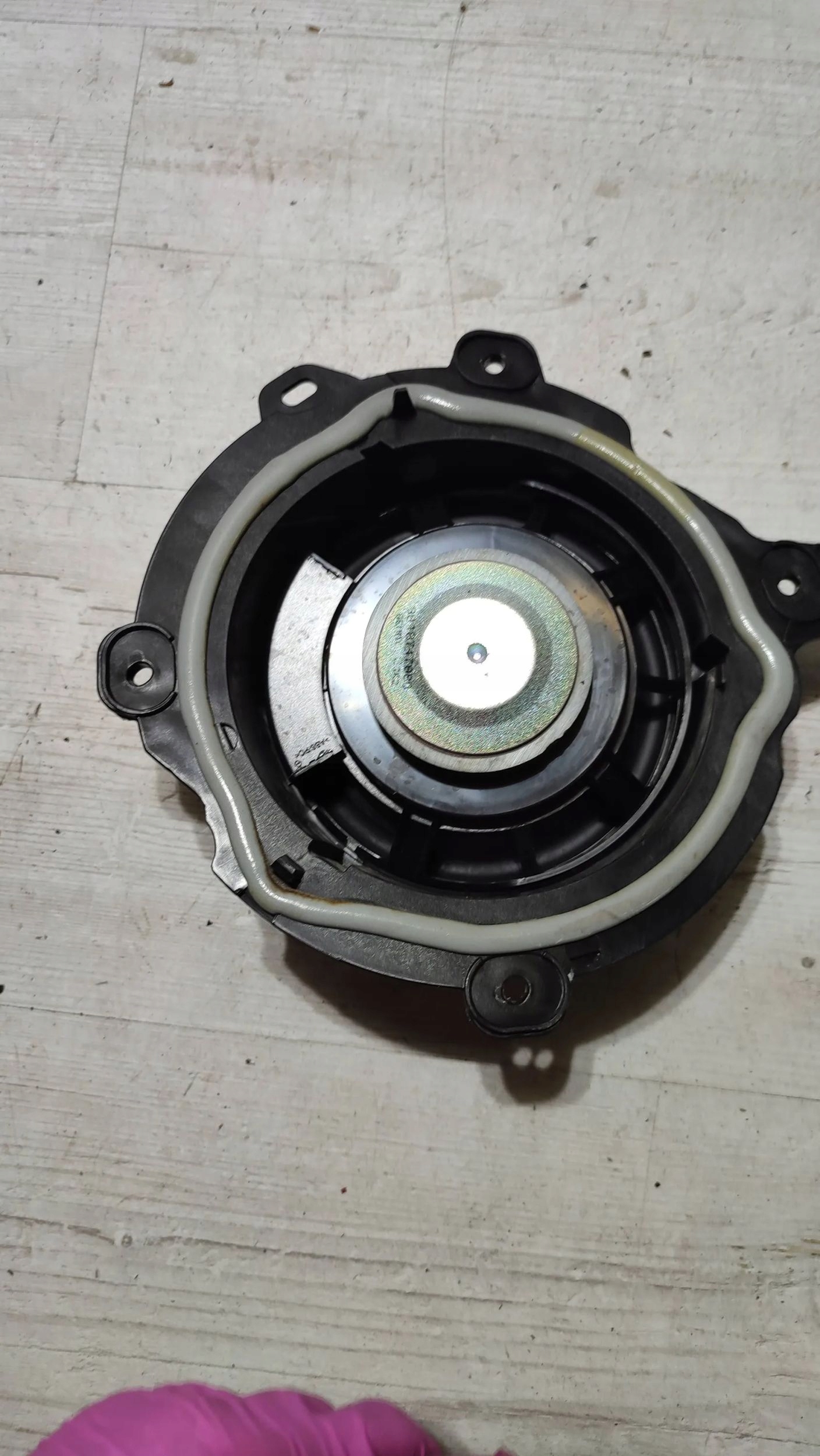 Peugeot 208 II 23r 1.2 front side right speaker door