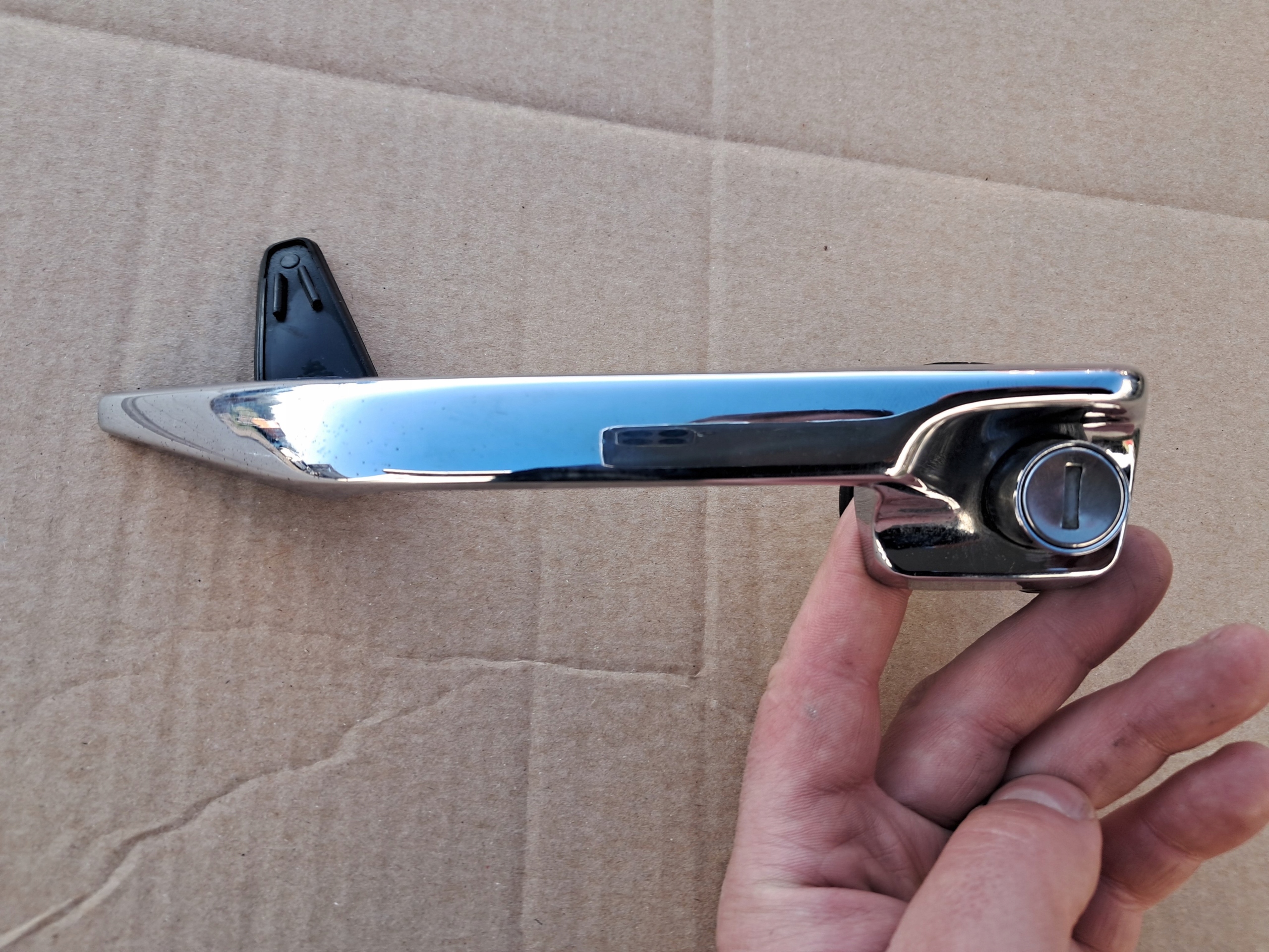 handle left front MERCEDES W114 W115 1157660101