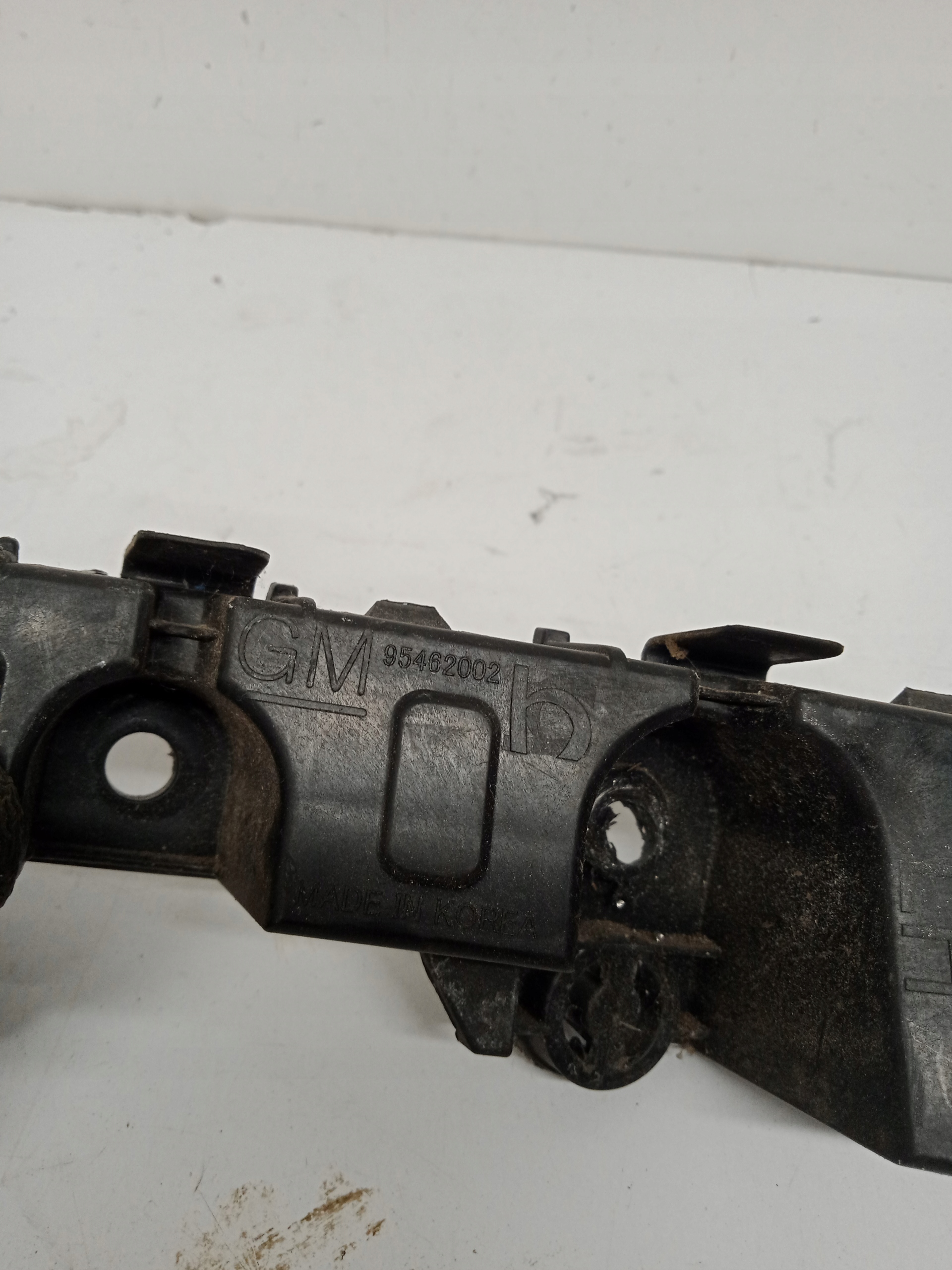 CHEVROLET AVEO T300 bumper bracket left front 95462002 2011
