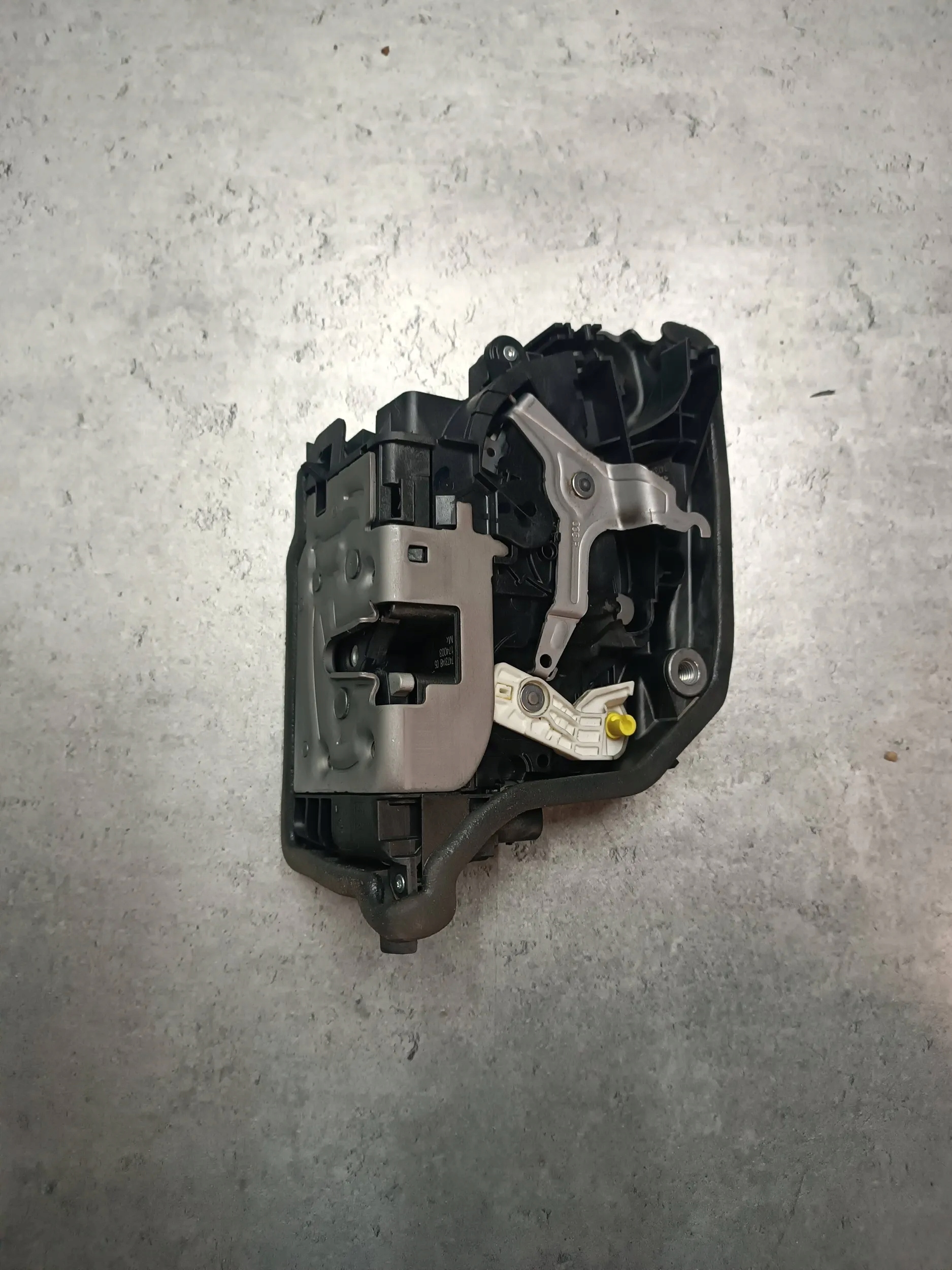 BMW X6 F16 ZAMEK PRAWY TYŁ