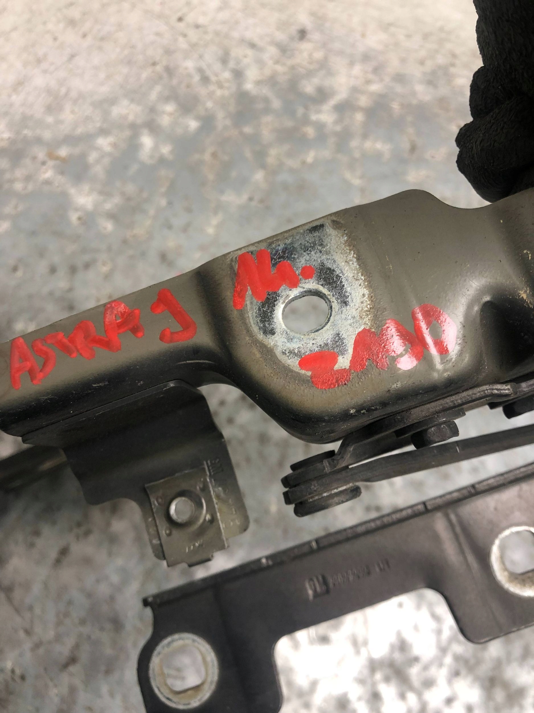 OPEL ASTRA J hinges hinge left right bonnets KOMPLET Z190