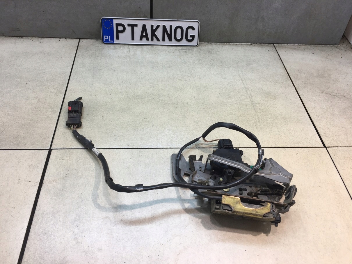 lock door right rear part DODGE CARAVAN IV 4 PIN