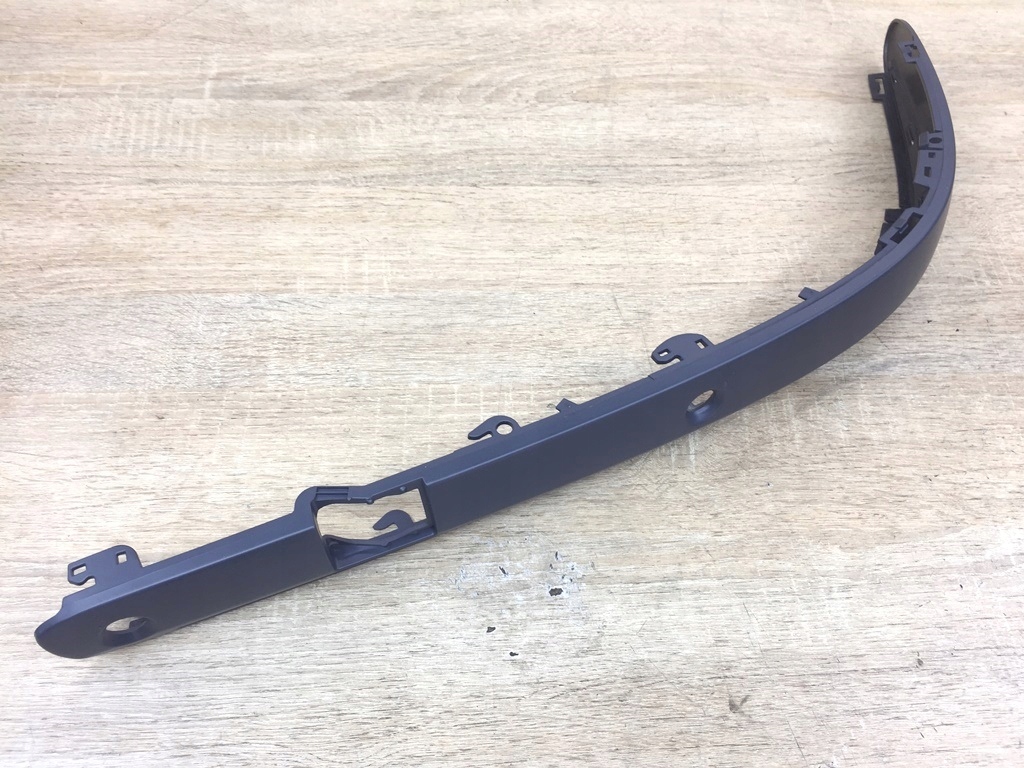 Listwa Zderzaka Prawy Przód CHROM AVANTGARDE Do Mercedes W211 2002-2006 Kolor do lakierowania