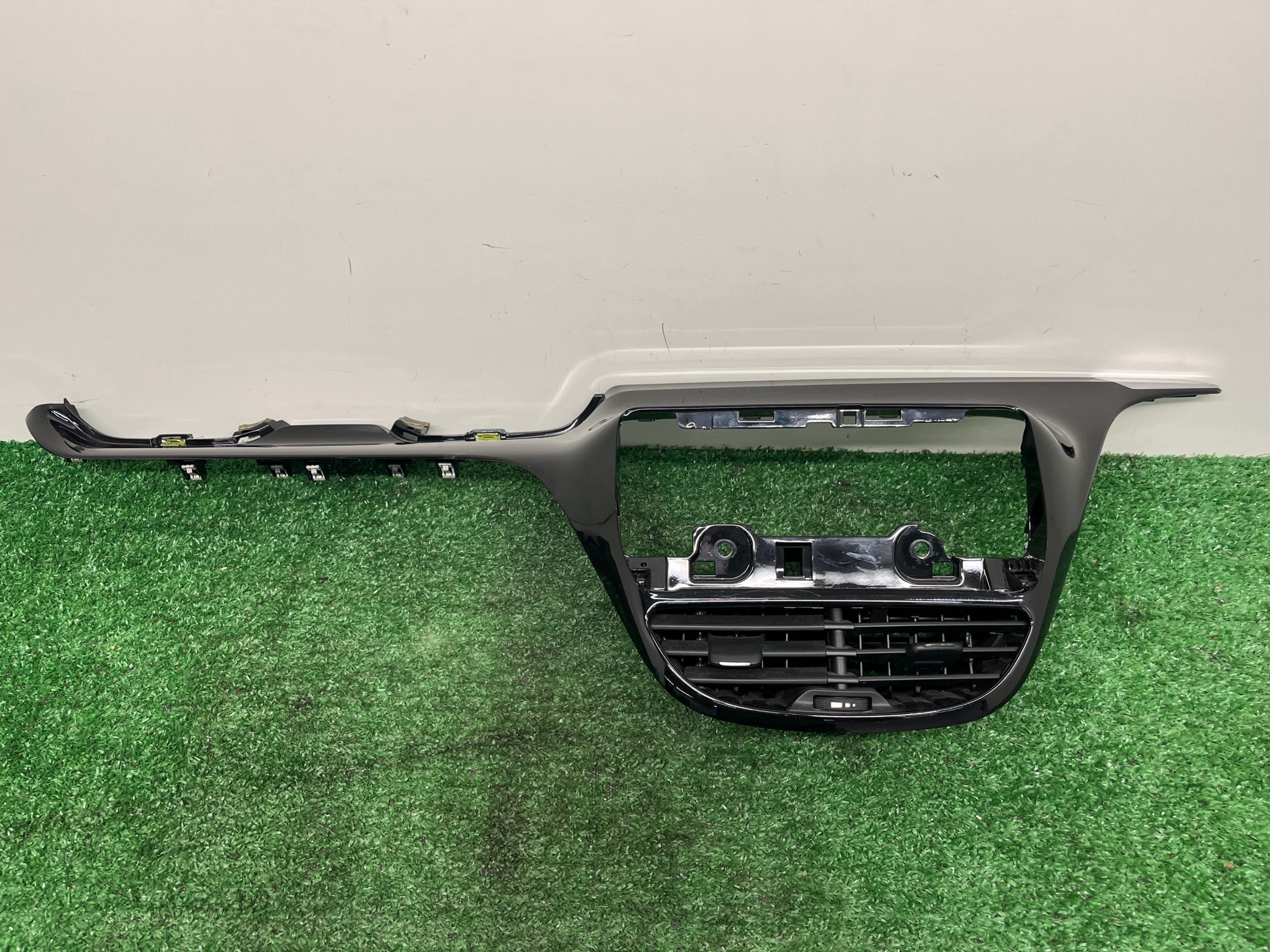 moulding DEKOR consoles PEUGEOT 208 9673830077TR