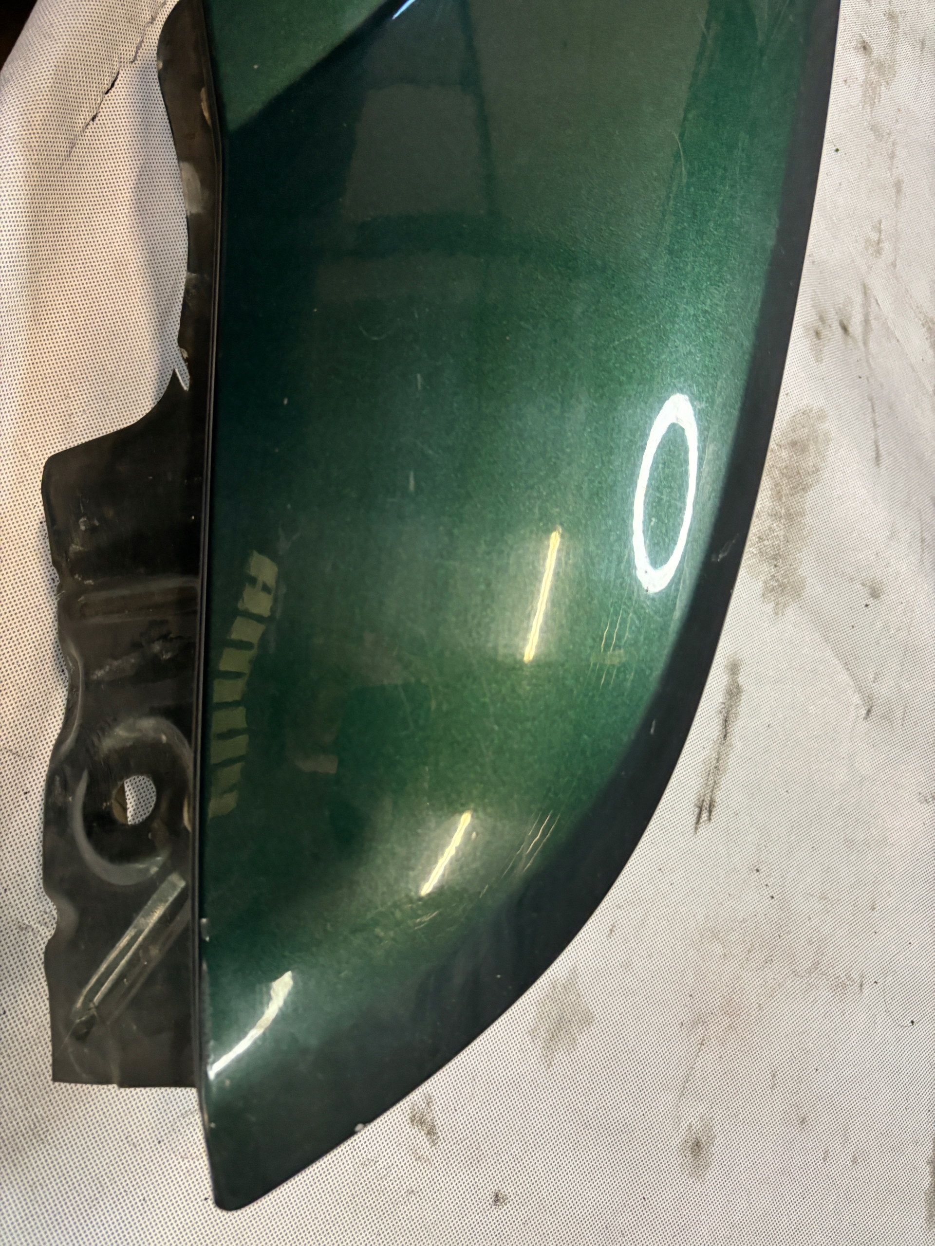 fender right front Ford Mondeo MK3