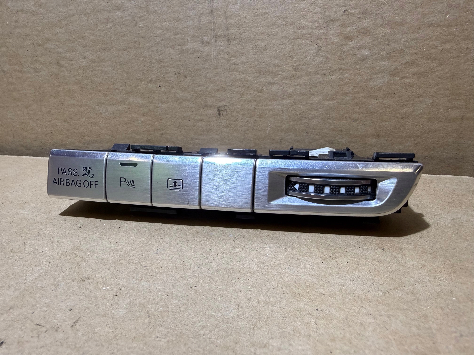 AUDI A8 D4 PANEL controls PRZYCISKI button PDC ROLETY 4H0820911B