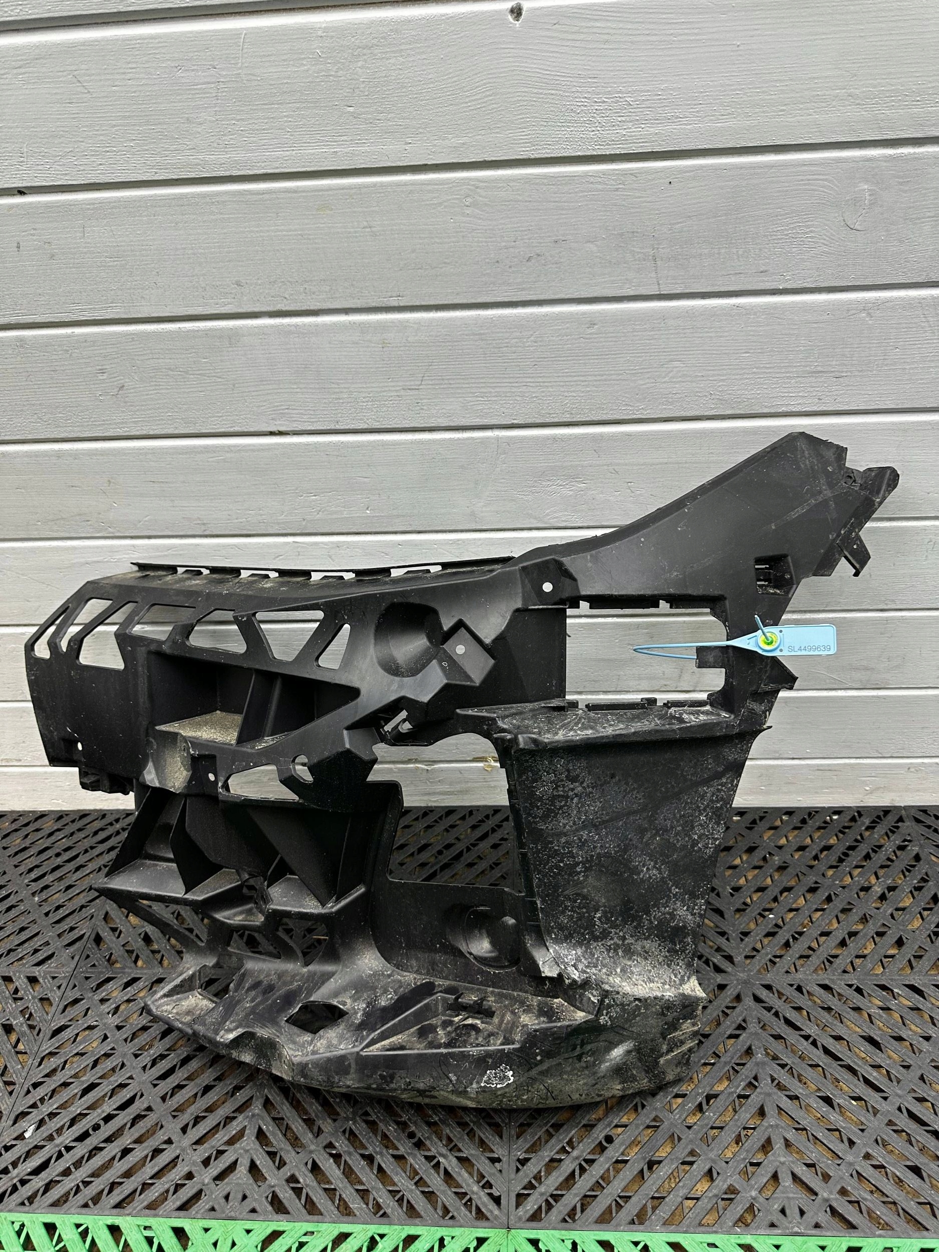 bumper bracket of the front front BMW 3 G20 G21 5A1BF61