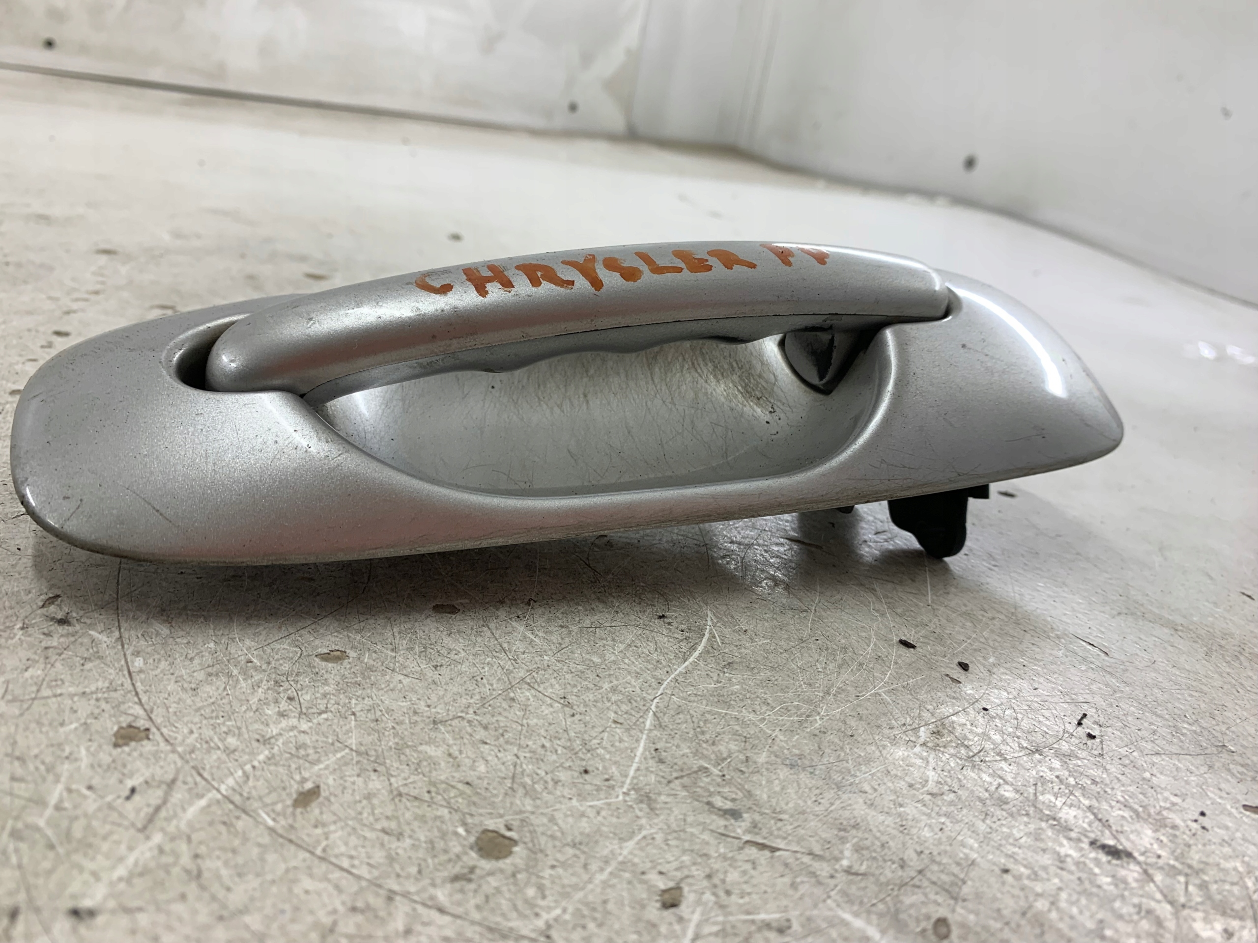 CHRYSLER VOYAGER IV handle exterior right front SREBRNA