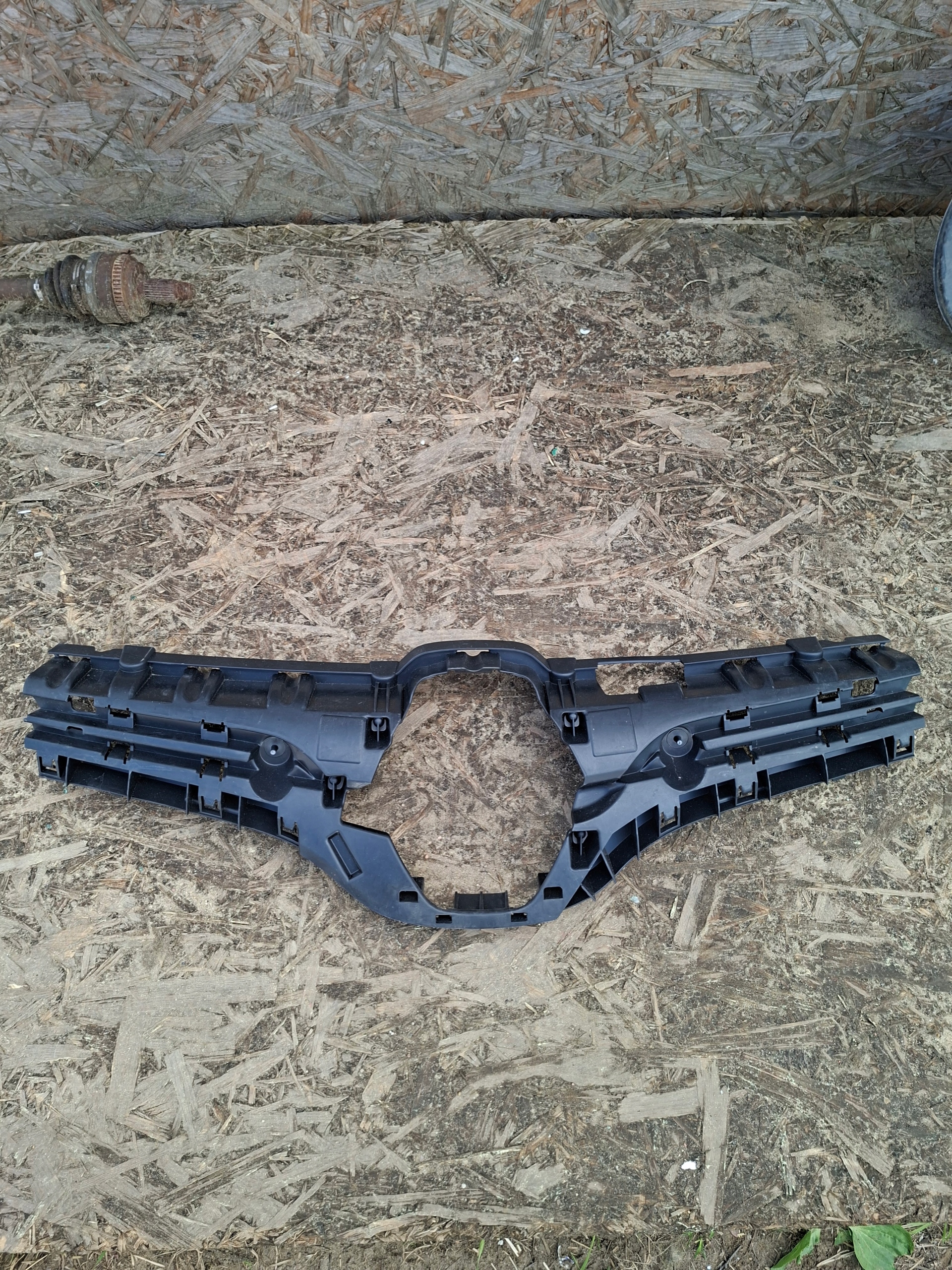 Grill GRILA RENAULT KANGO III 1335196X