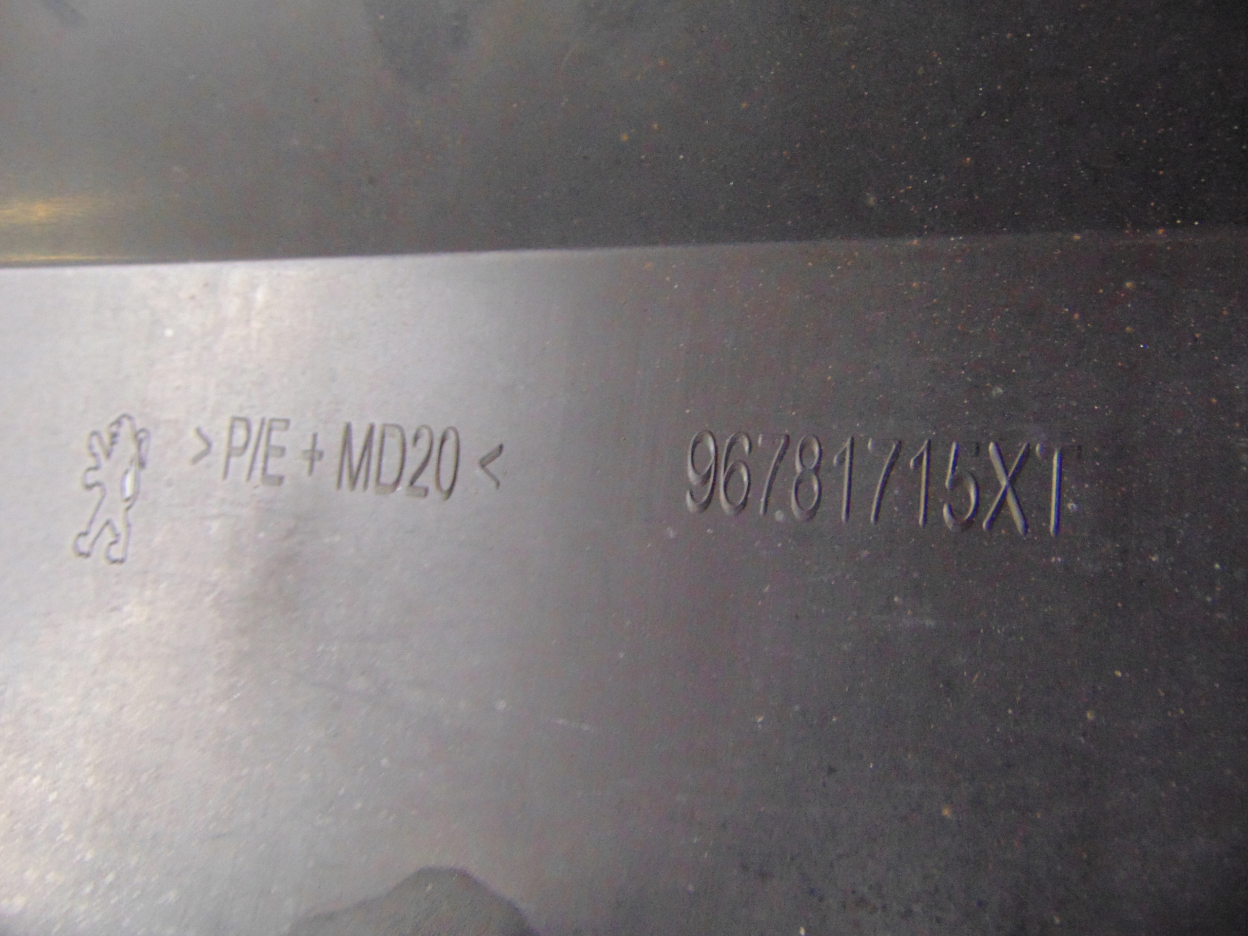 PEUGEOT 2008 and 13- moulding cap threshold right