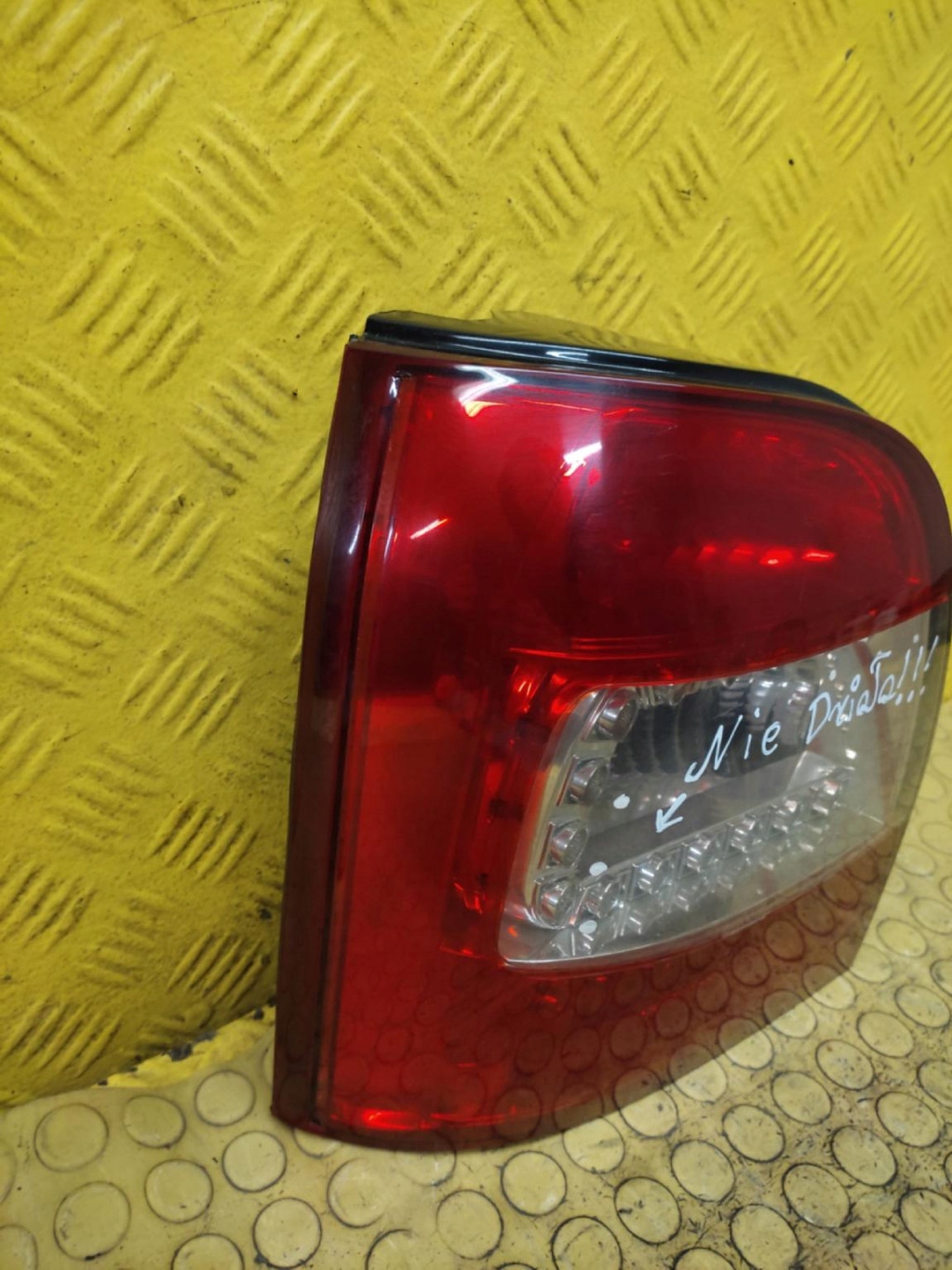AUDI A4 B5 KOMBI light left rear part
