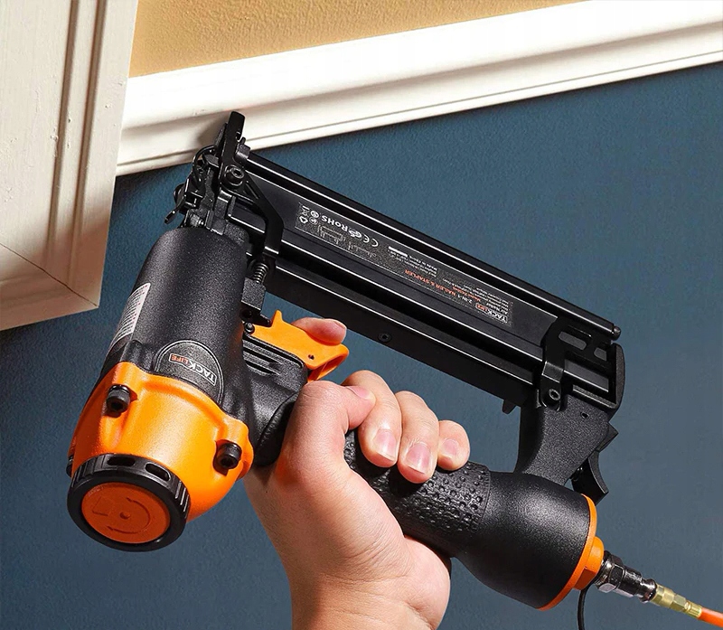 ZSZYWACZ GWOŹDZIARKA SZTYFCIARKA TAKER 2w1+WALIZKA Seria TACKLIFE