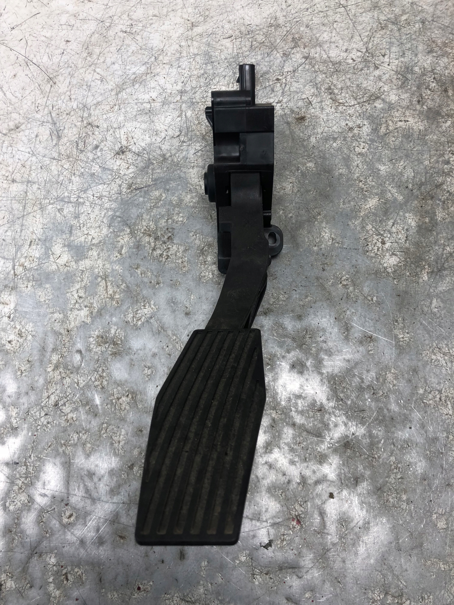 accelerator pedal potentiometer OPEL INSIGNIA B KOMBI 2.0 CDTI 84657610