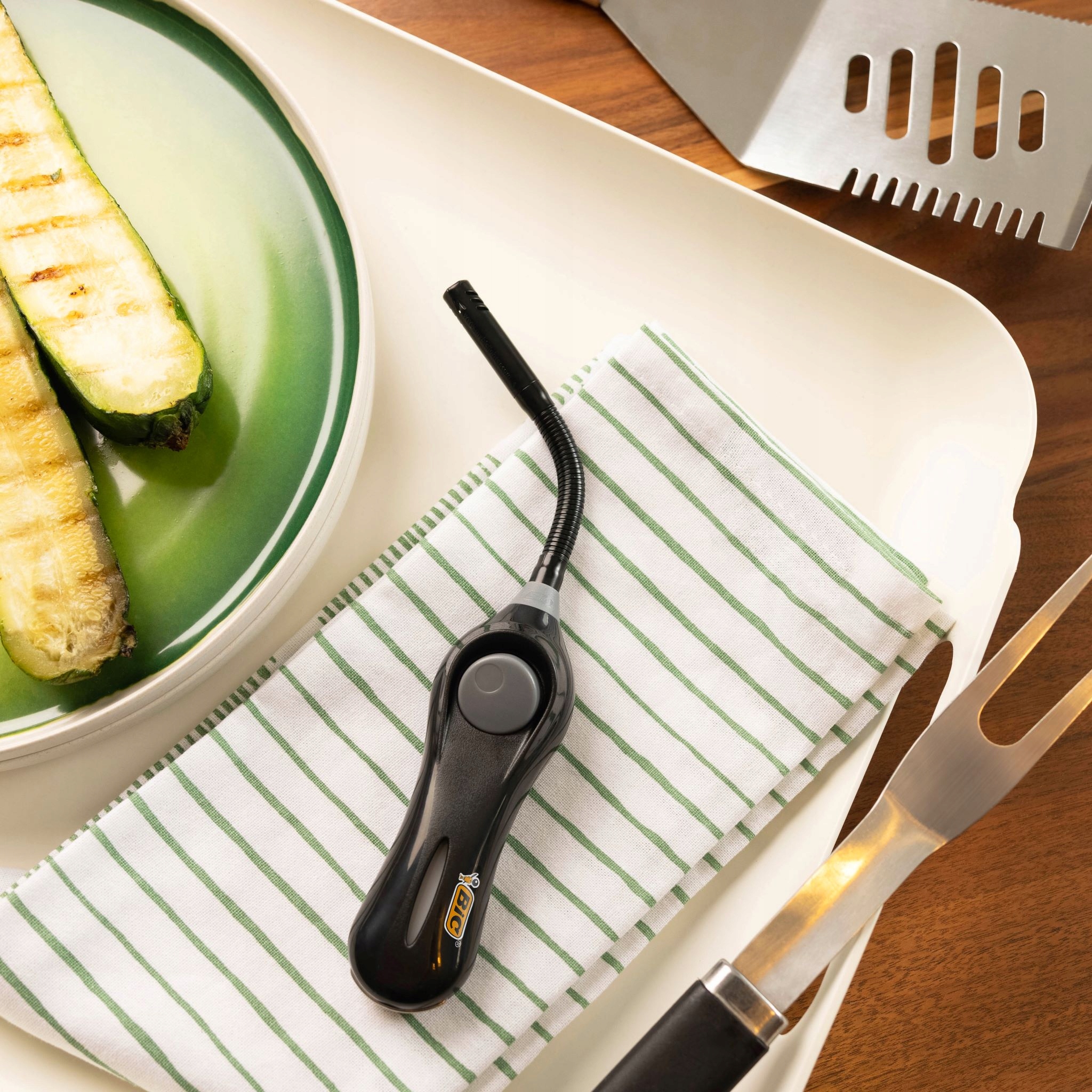 BIC MEGALIGHTER ZAPALNICZKA ZAPALARKA RELAX DŁUGA DO ZNICZY ELASTYCZNA Model 895170