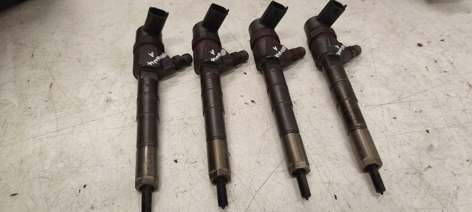 injector 0445110327 Opel Insignia 2,0 CDTI