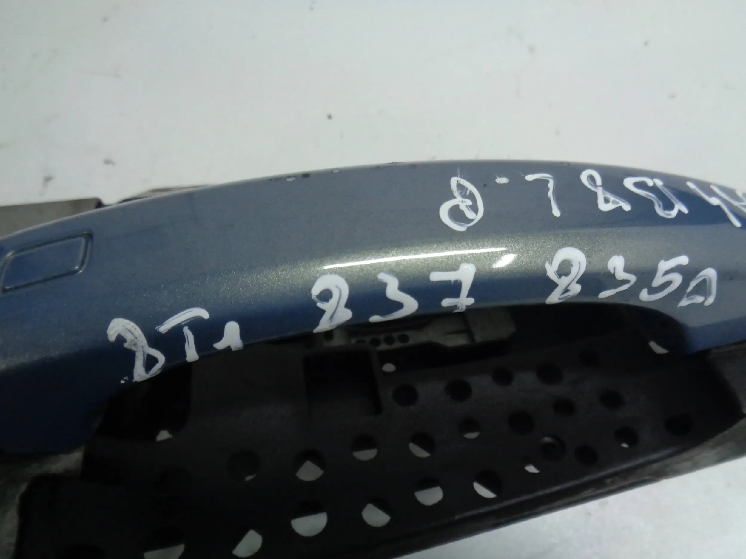 AUDI A4 B8 A5 Q5 handle door left front 08-15r