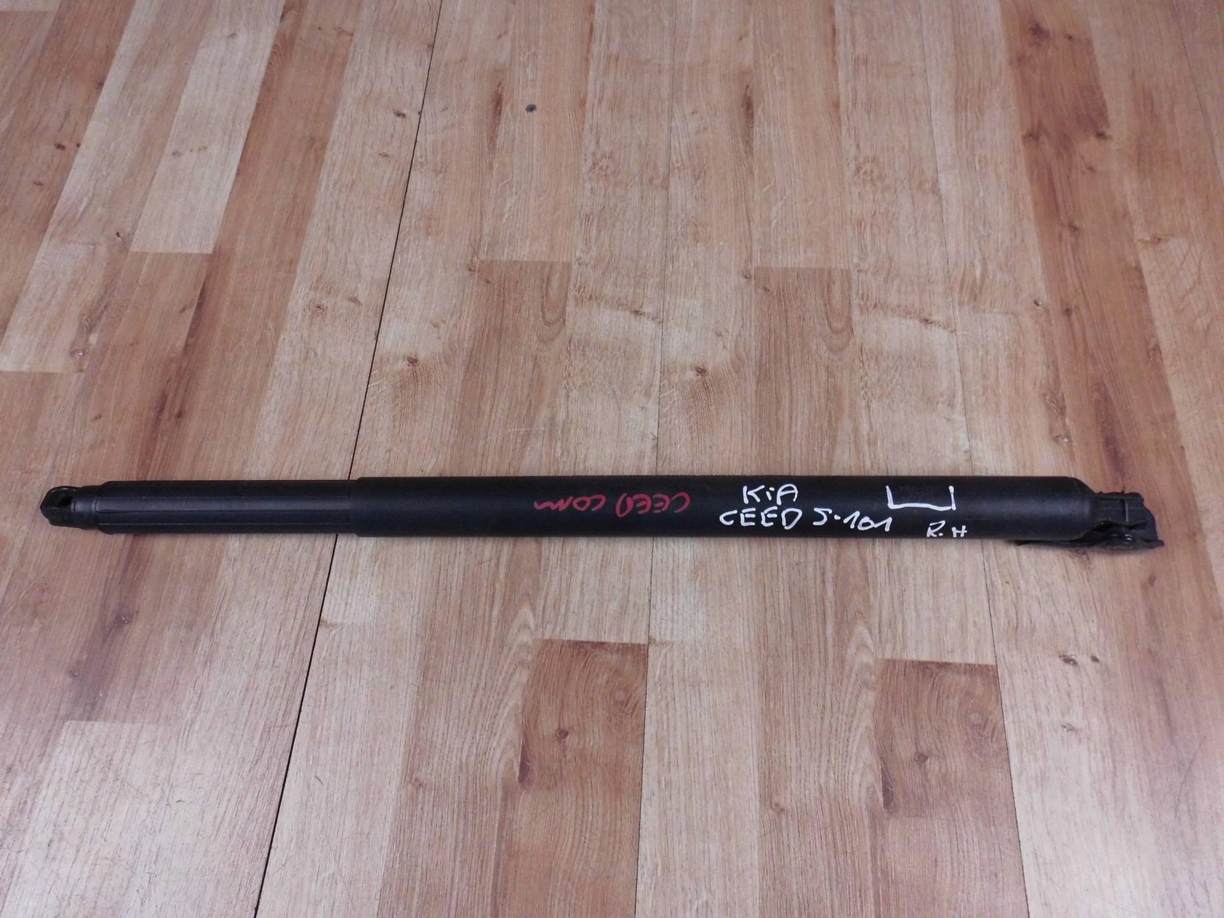 Kia Ceed III KOMBI damper telescope bonnet right