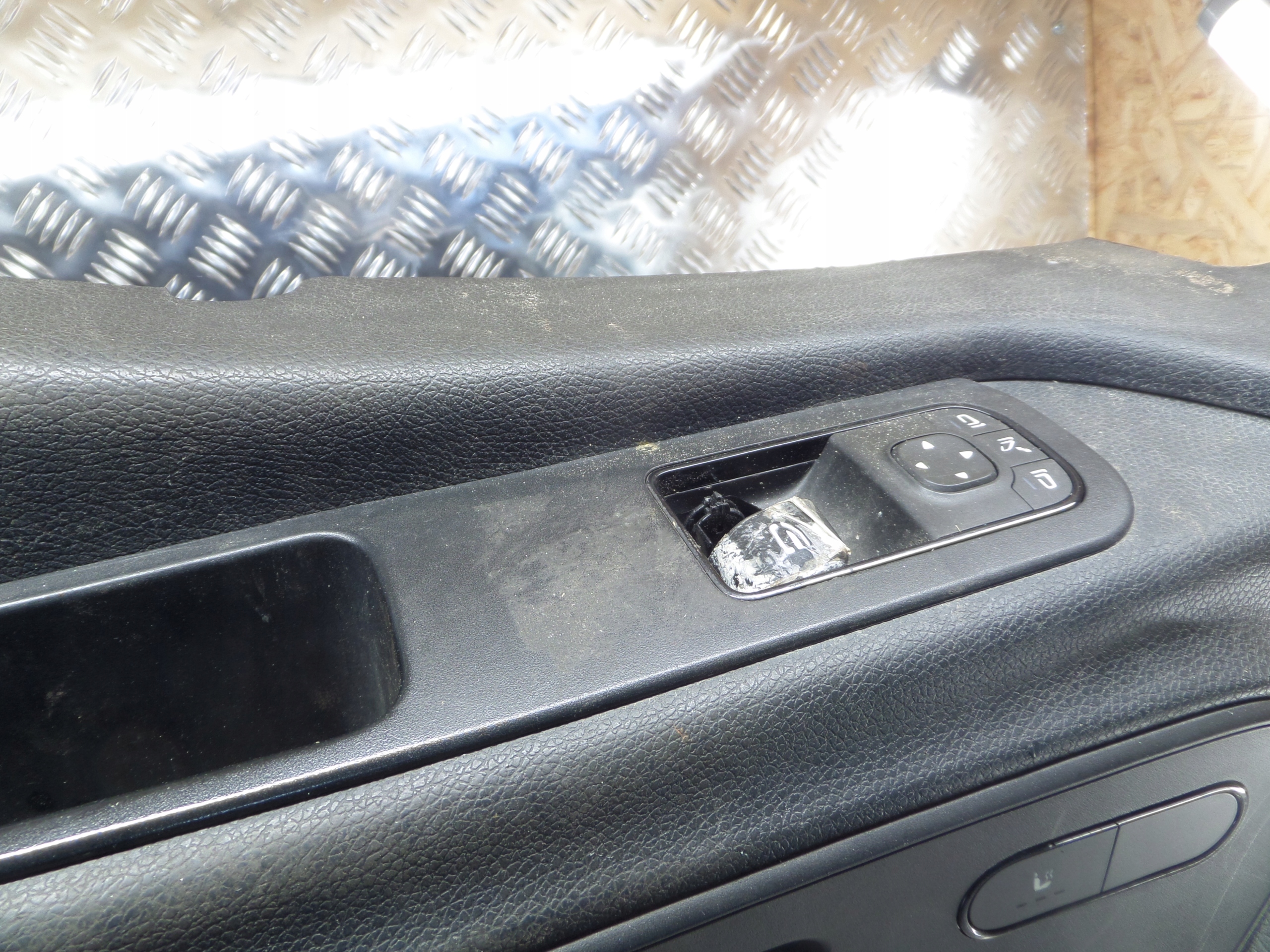 MERCEDES SPRINTER 907 910 side door left front A9077201600 EUROPA